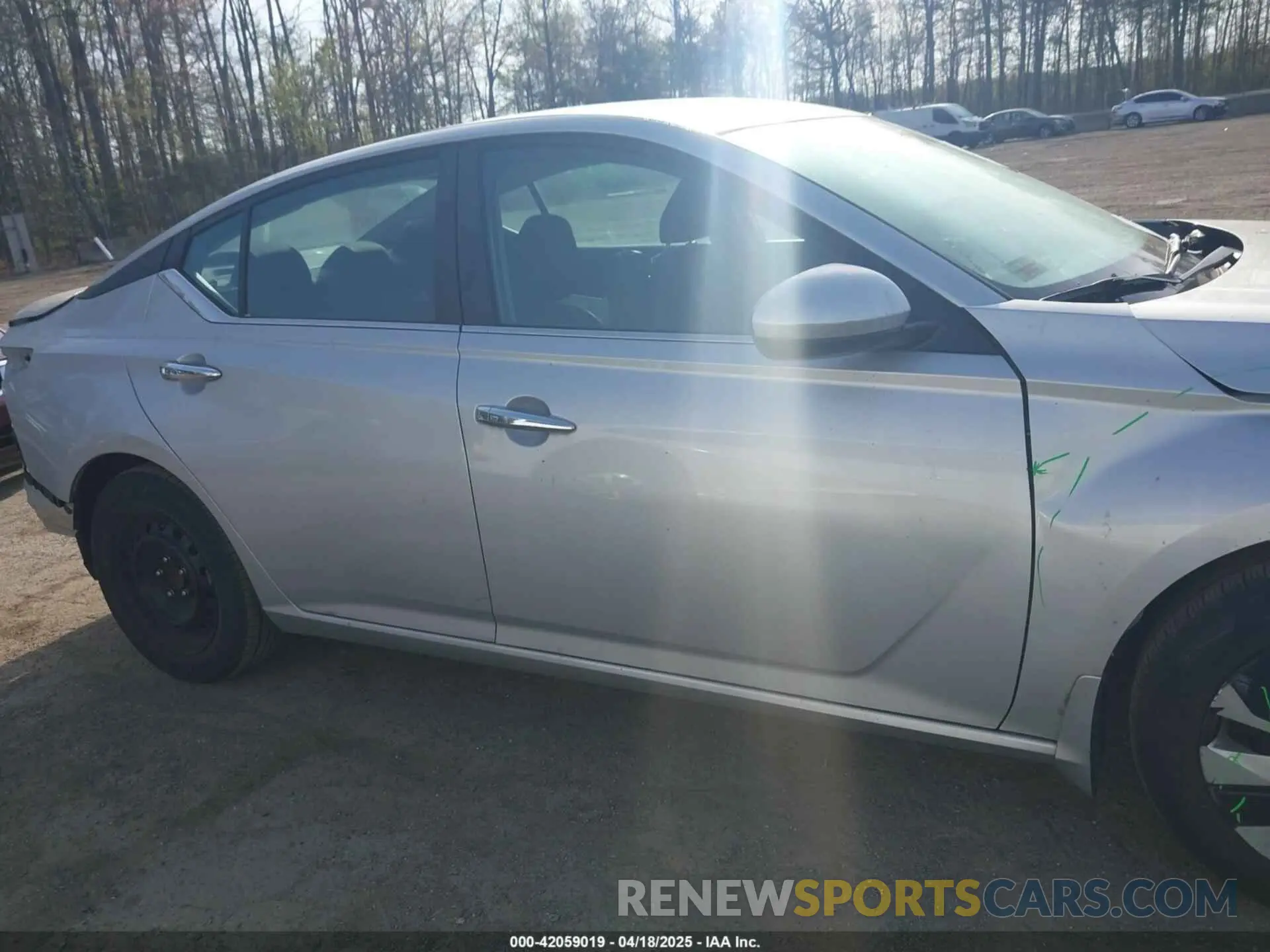 14 Photograph of a damaged car 1N4BL4BV8KC105411 NISSAN ALTIMA 2019