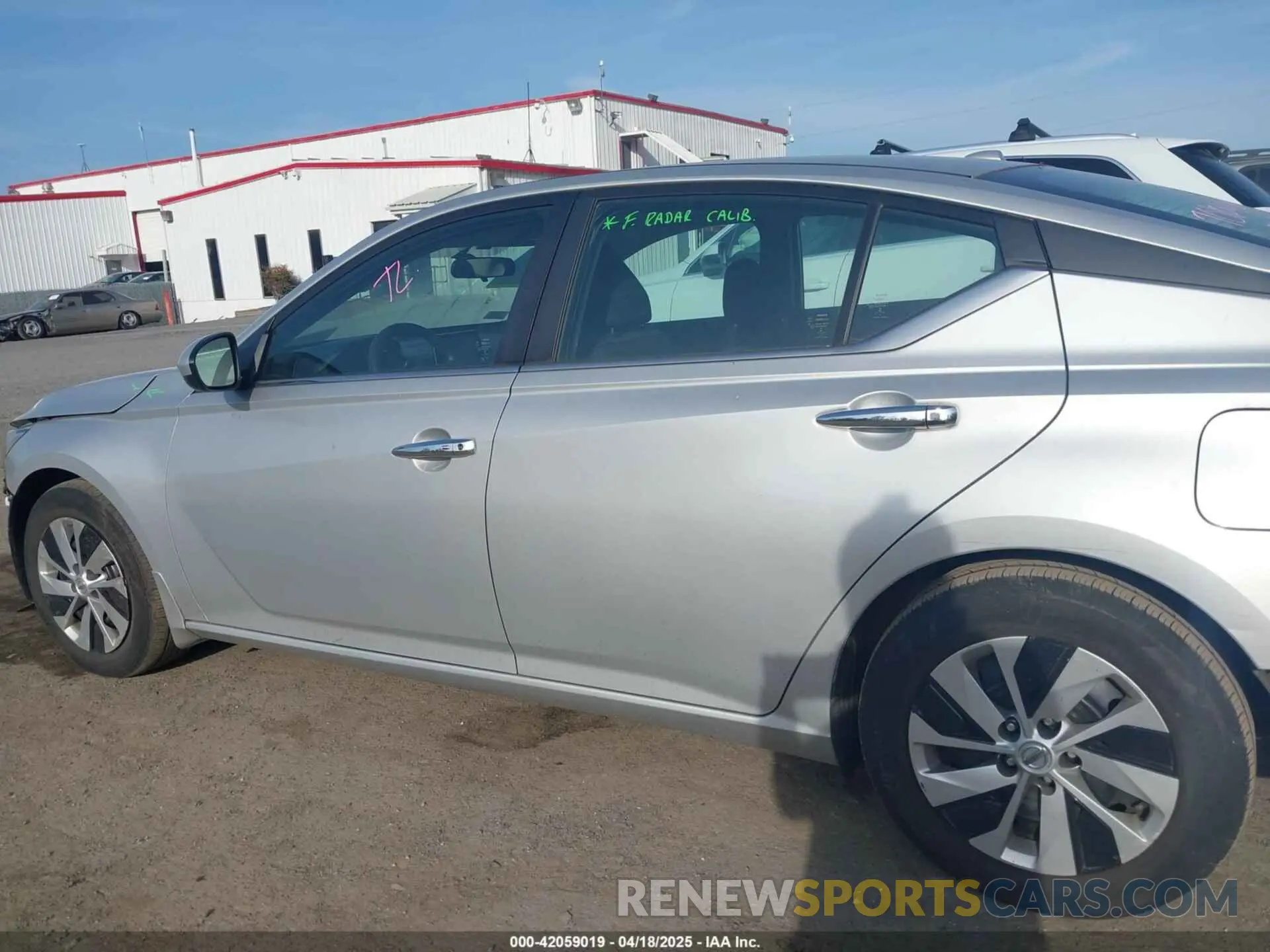 15 Photograph of a damaged car 1N4BL4BV8KC105411 NISSAN ALTIMA 2019