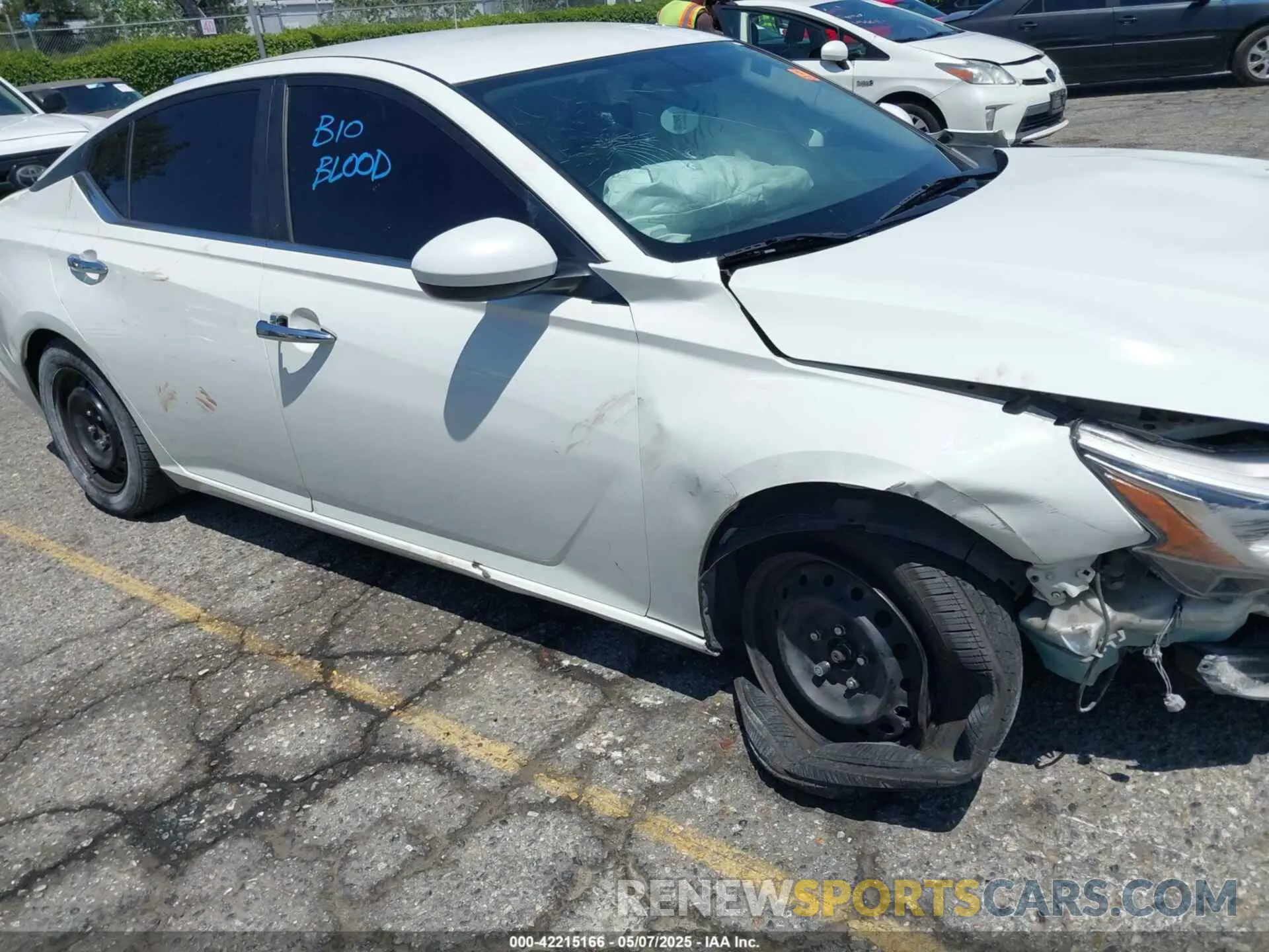 17 Photograph of a damaged car 1N4BL4BV8KC122421 NISSAN ALTIMA 2019