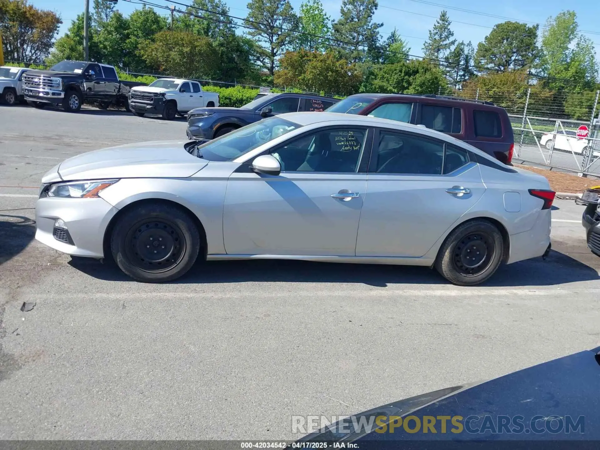 14 Photograph of a damaged car 1N4BL4BV8KC126033 NISSAN ALTIMA 2019
