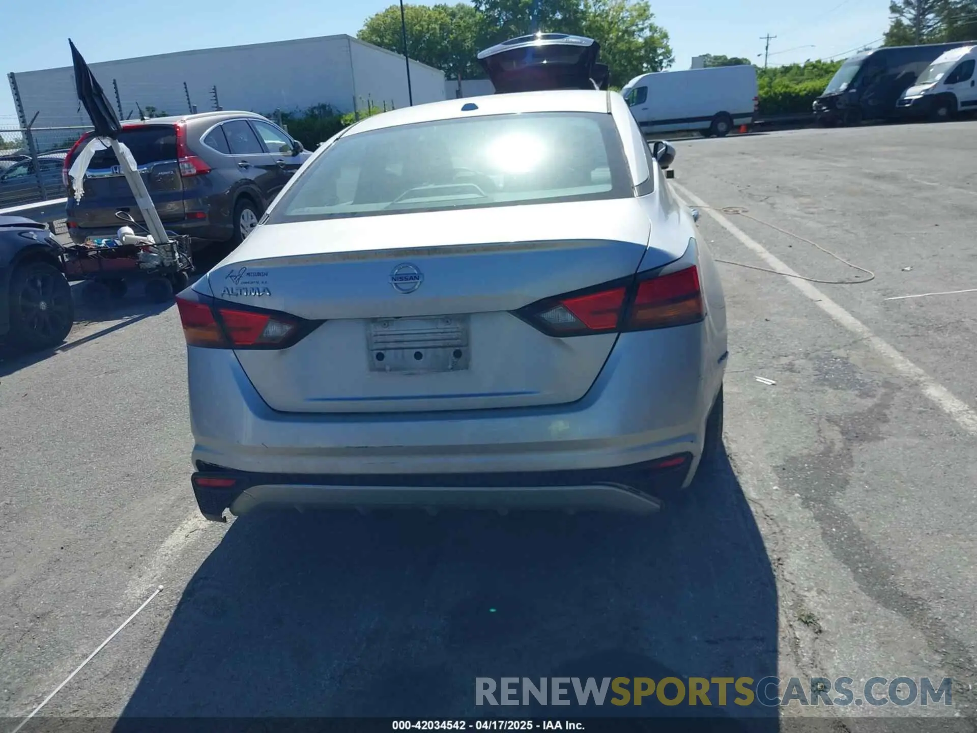 16 Photograph of a damaged car 1N4BL4BV8KC126033 NISSAN ALTIMA 2019