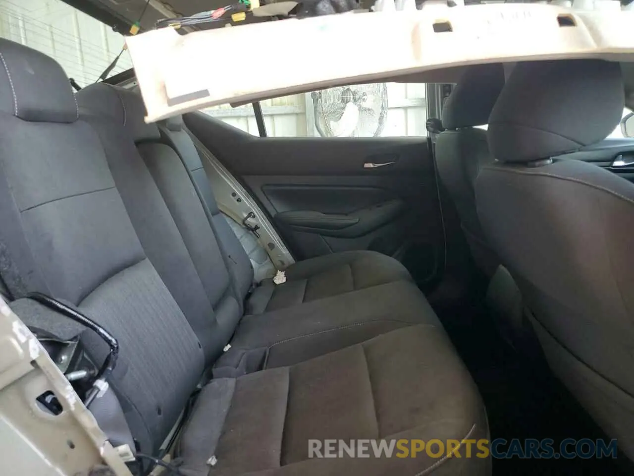 10 Photograph of a damaged car 1N4BL4BV8KC135217 NISSAN ALTIMA 2019