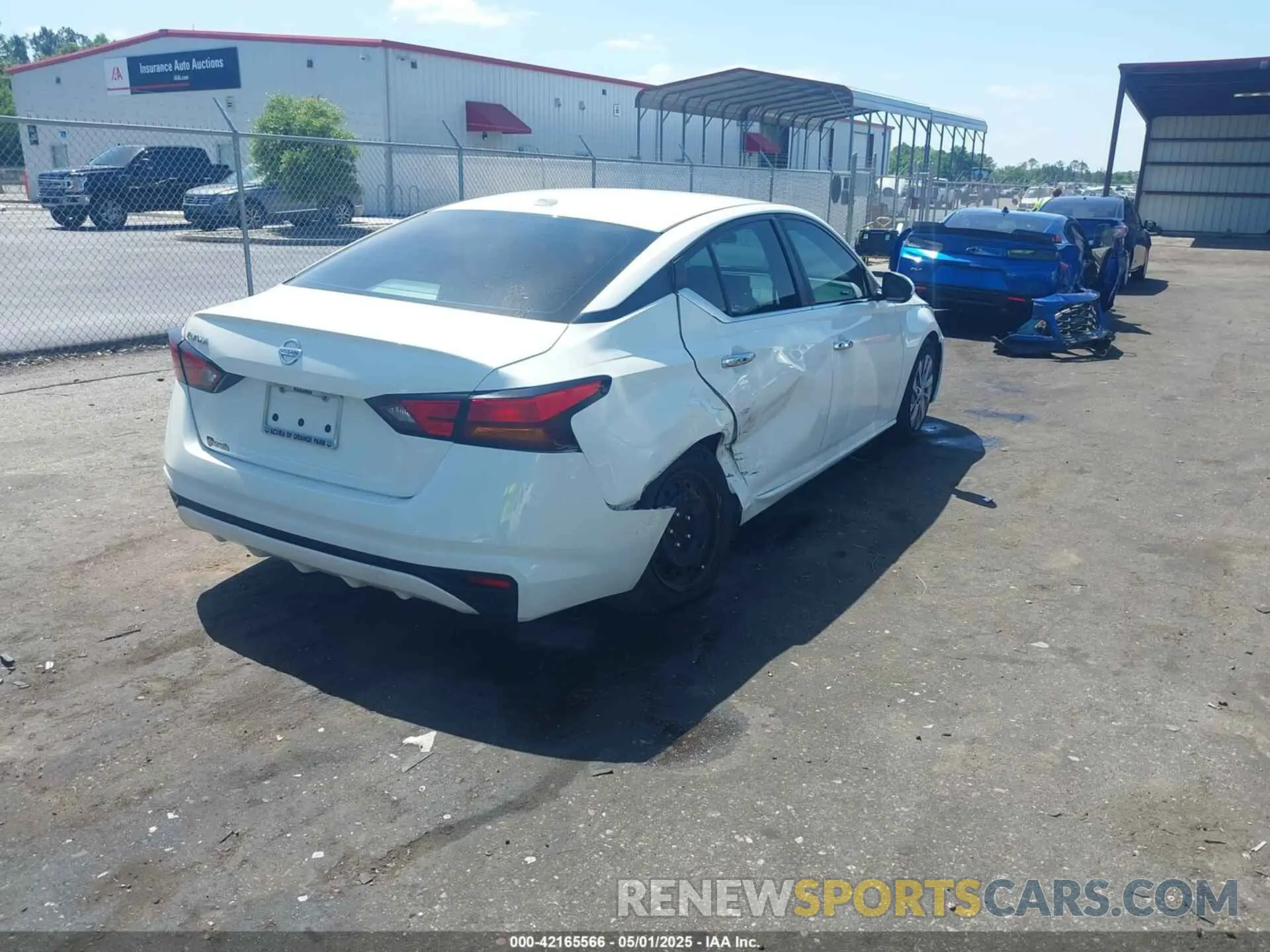 4 Photograph of a damaged car 1N4BL4BV8KC151353 NISSAN ALTIMA 2019