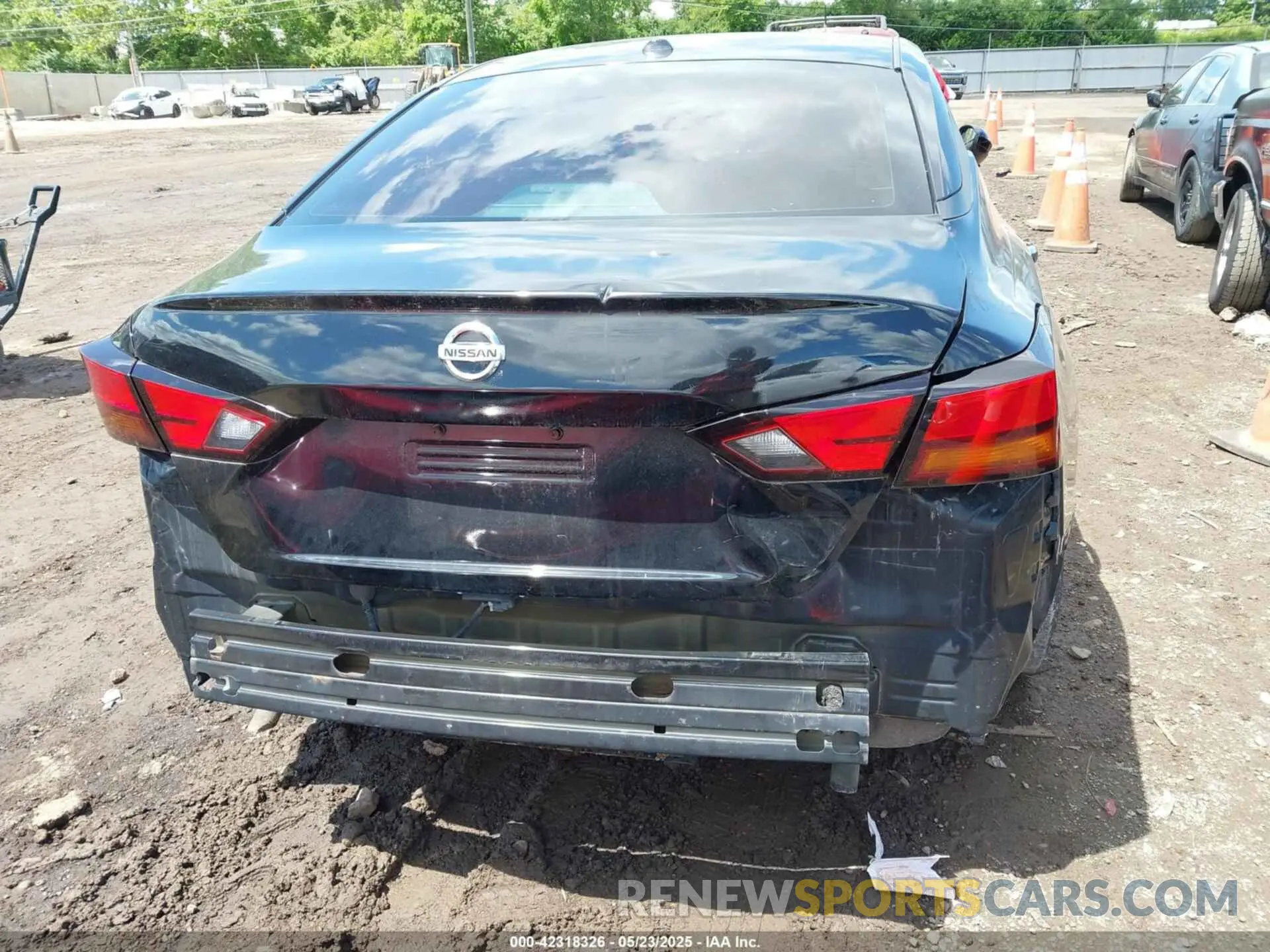 16 Photograph of a damaged car 1N4BL4BV8KC197989 NISSAN ALTIMA 2019