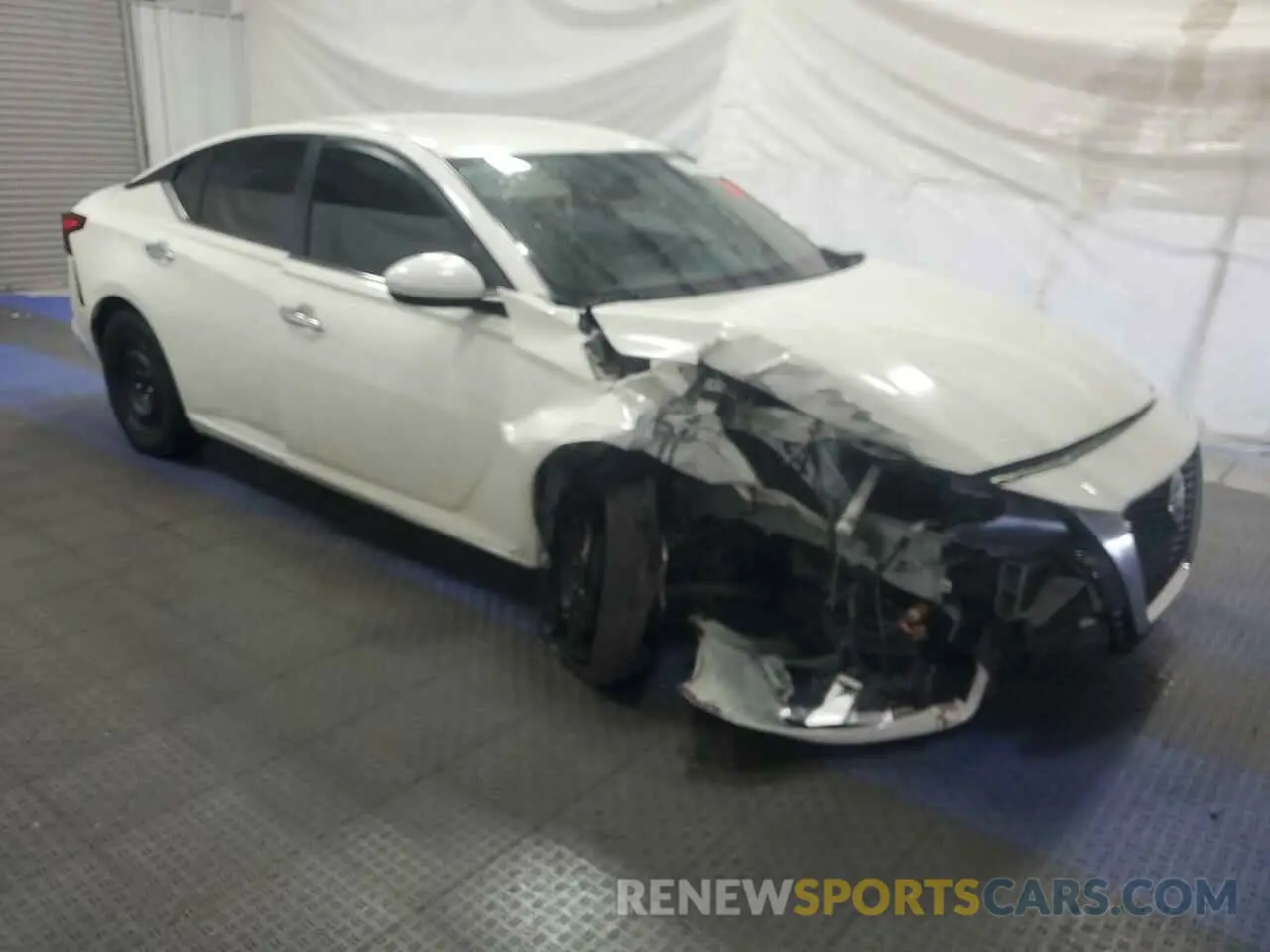 4 Photograph of a damaged car 1N4BL4BV8KC203631 NISSAN ALTIMA 2019