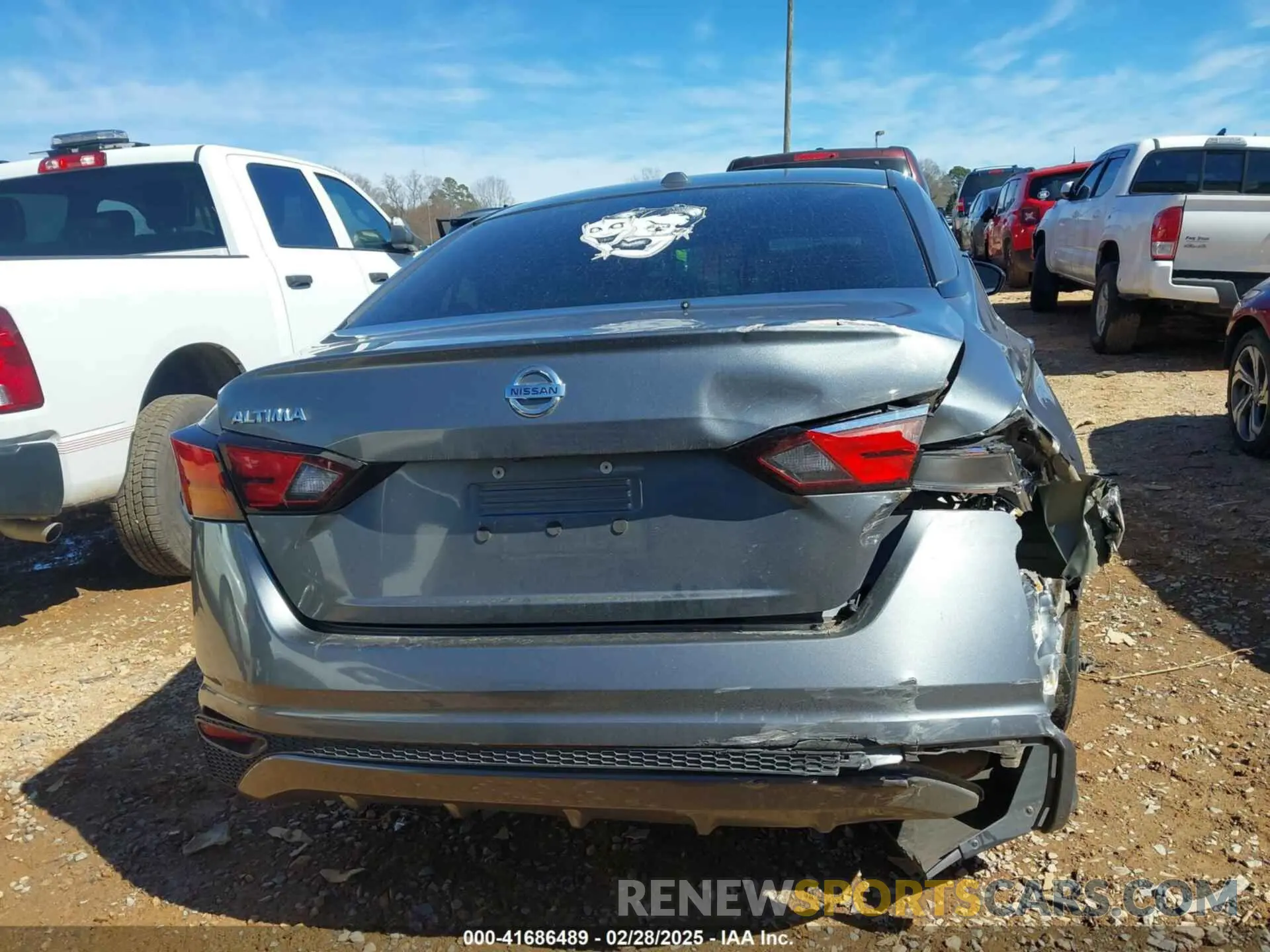 17 Photograph of a damaged car 1N4BL4BV8KC220798 NISSAN ALTIMA 2019