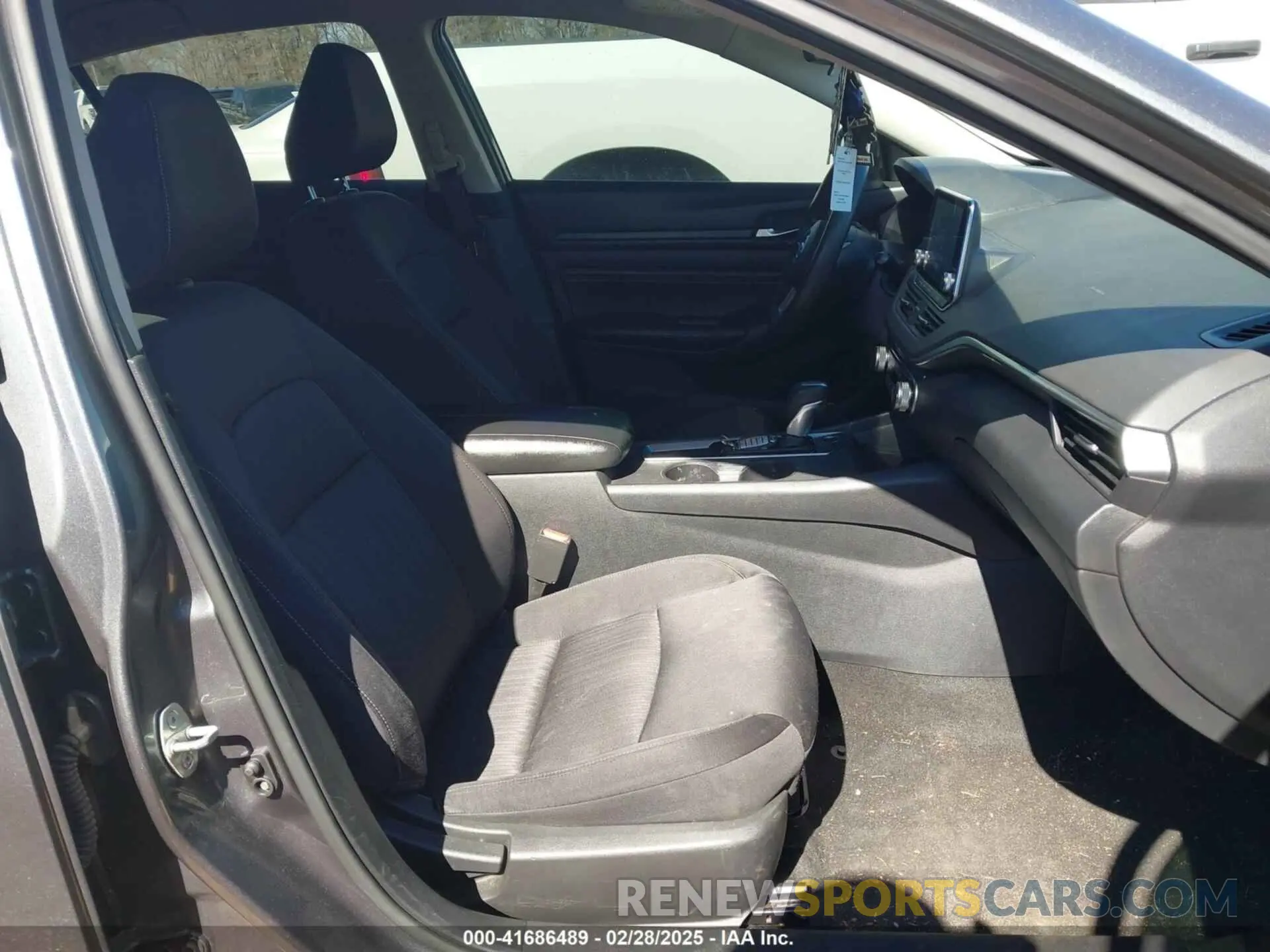 5 Photograph of a damaged car 1N4BL4BV8KC220798 NISSAN ALTIMA 2019
