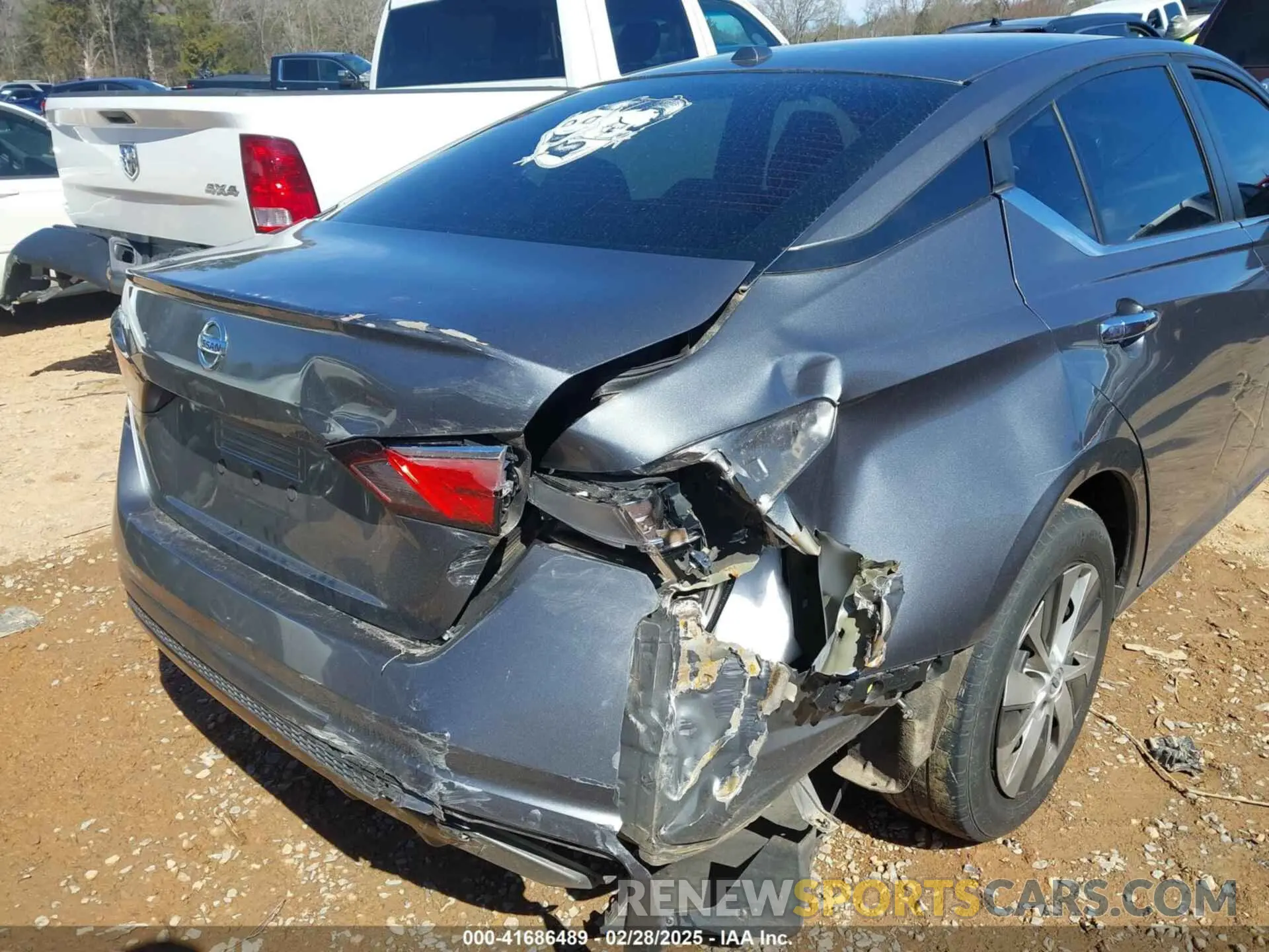 6 Photograph of a damaged car 1N4BL4BV8KC220798 NISSAN ALTIMA 2019