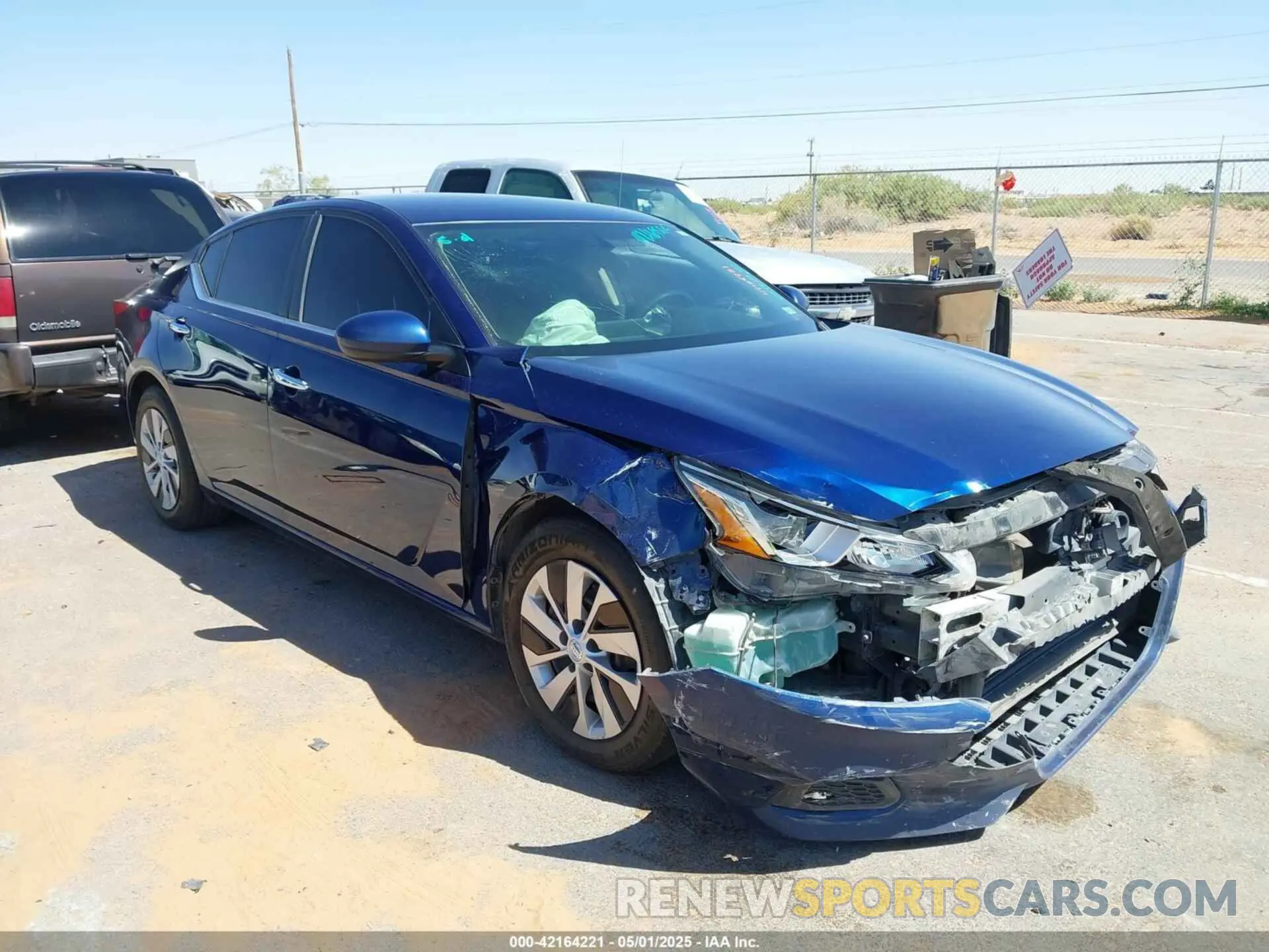 1 Photograph of a damaged car 1N4BL4BV8KC237133 NISSAN ALTIMA 2019