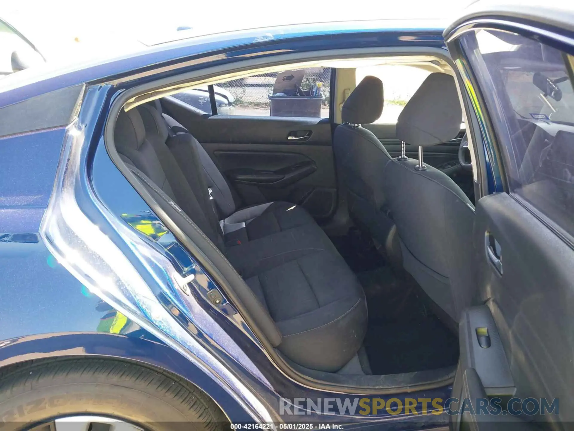 8 Photograph of a damaged car 1N4BL4BV8KC237133 NISSAN ALTIMA 2019