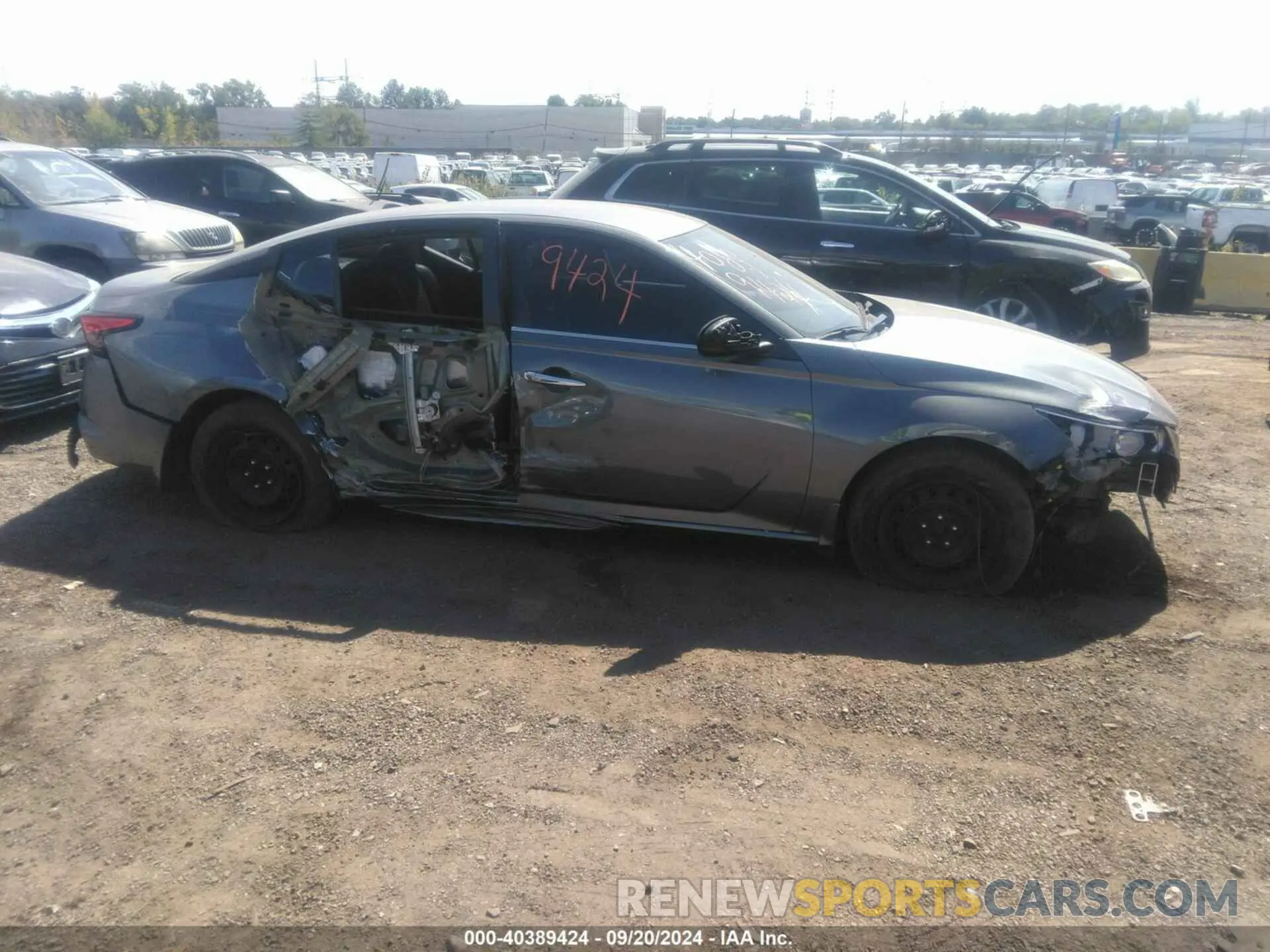 13 Photograph of a damaged car 1N4BL4BV8KN322462 NISSAN ALTIMA 2019