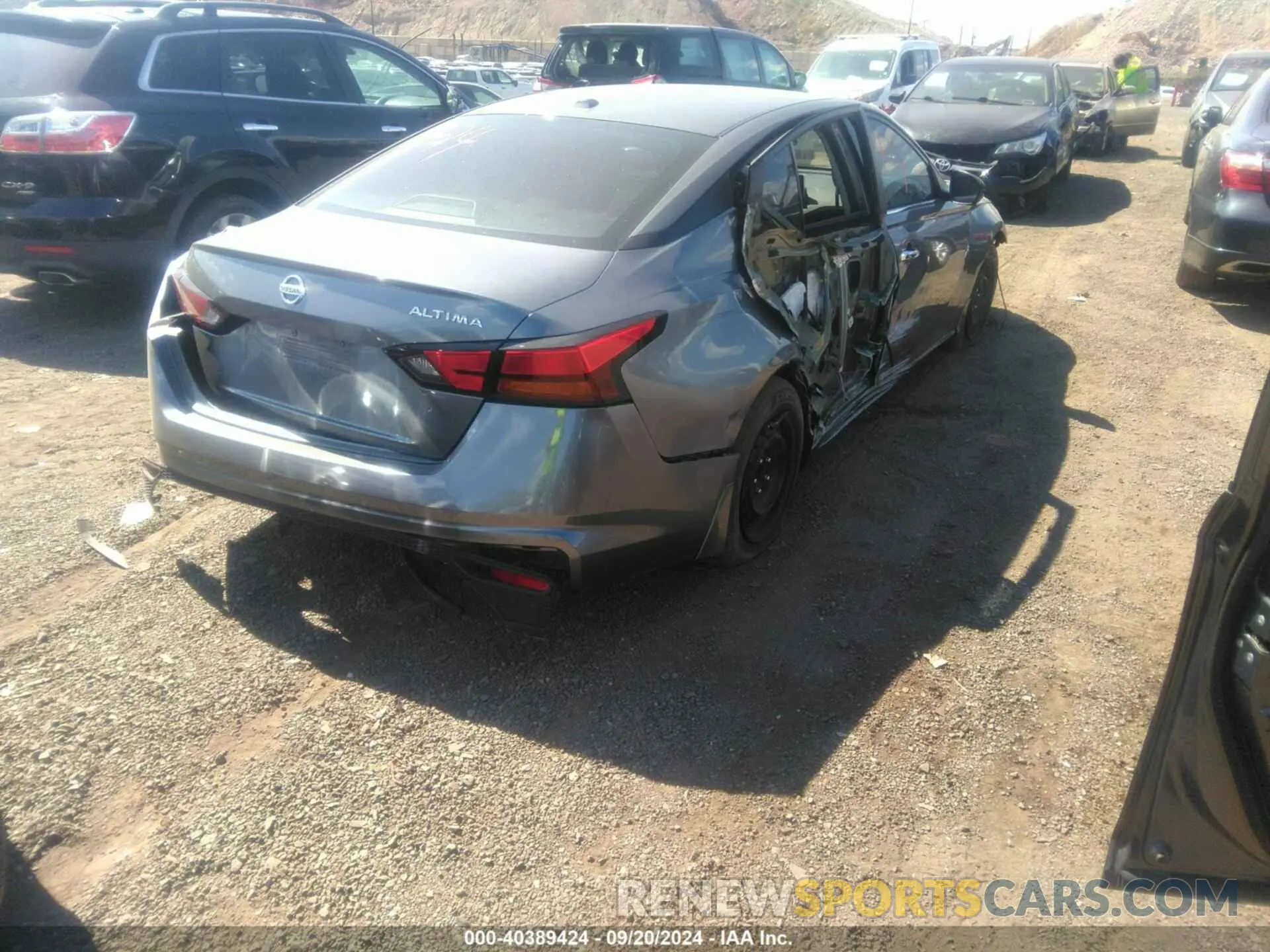 4 Photograph of a damaged car 1N4BL4BV8KN322462 NISSAN ALTIMA 2019