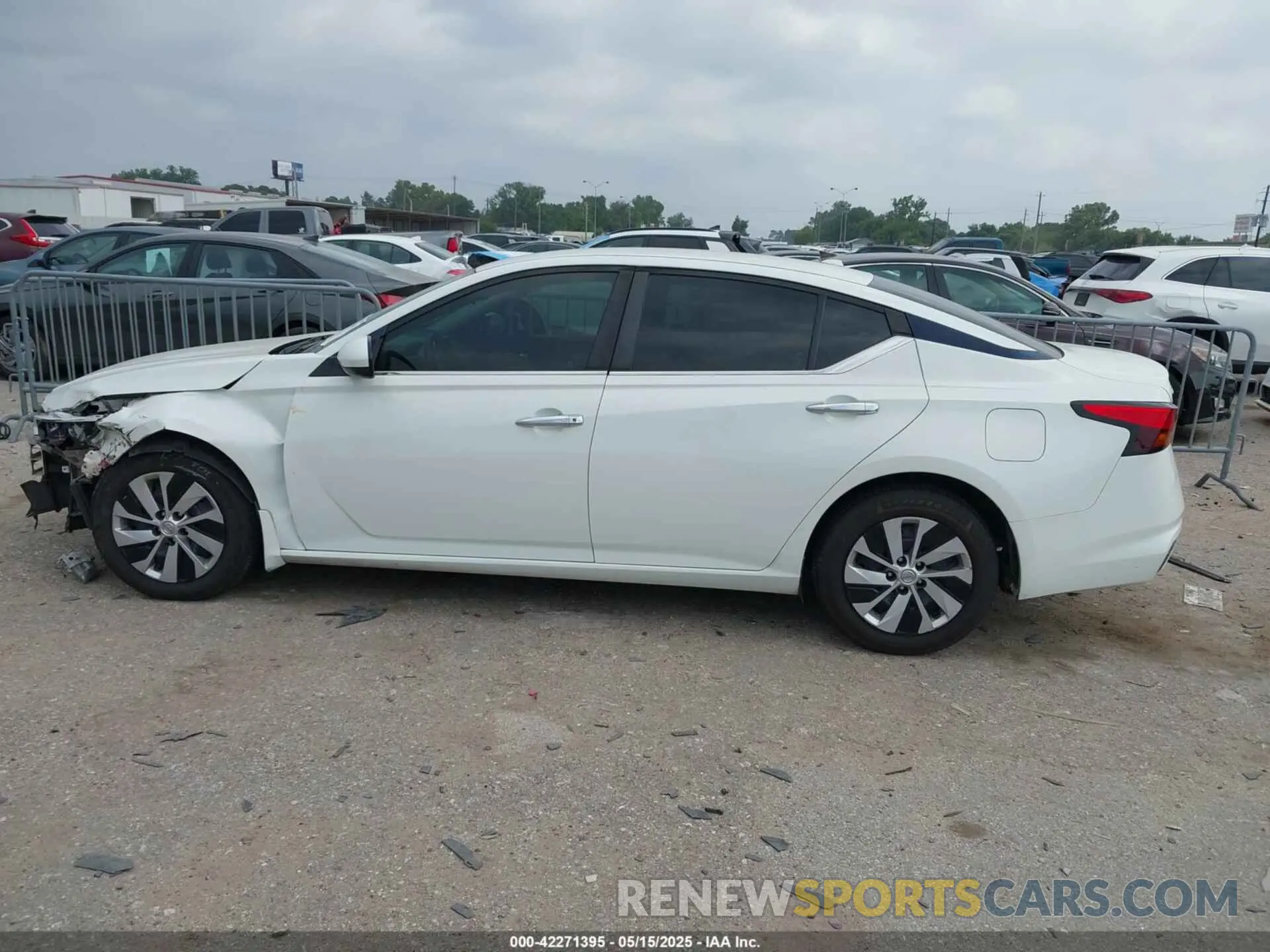 15 Photograph of a damaged car 1N4BL4BV8KN323398 NISSAN ALTIMA 2019