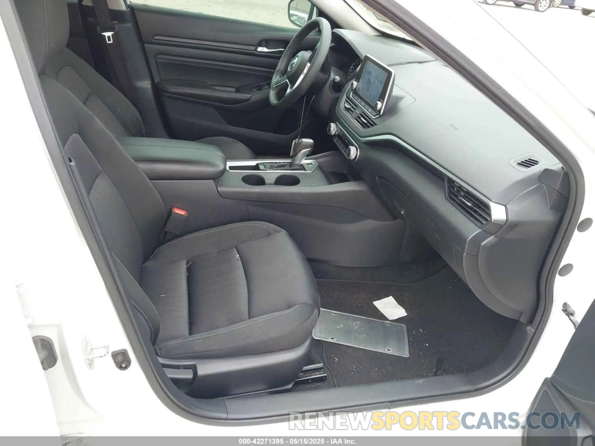 5 Photograph of a damaged car 1N4BL4BV8KN323398 NISSAN ALTIMA 2019