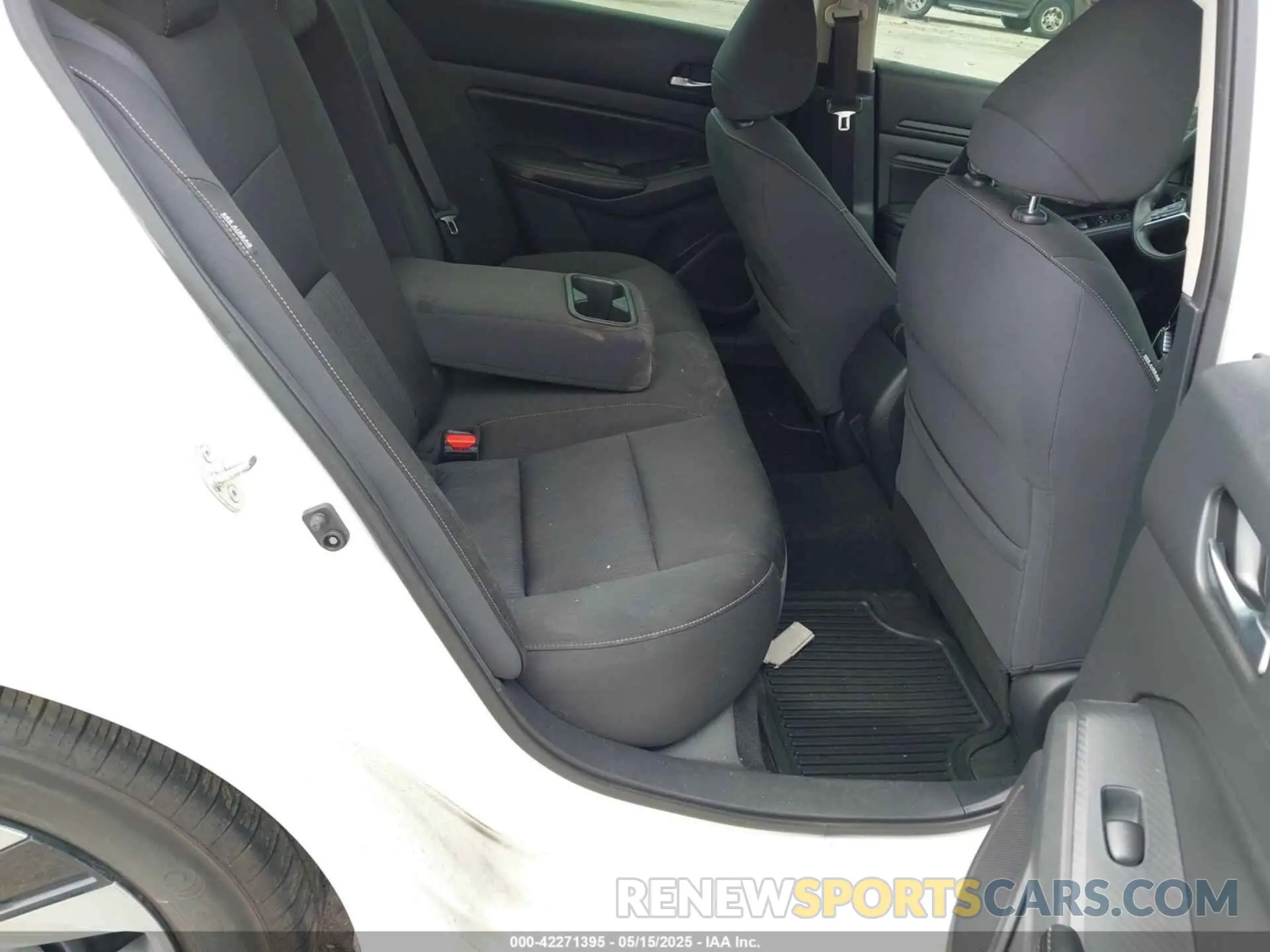 8 Photograph of a damaged car 1N4BL4BV8KN323398 NISSAN ALTIMA 2019