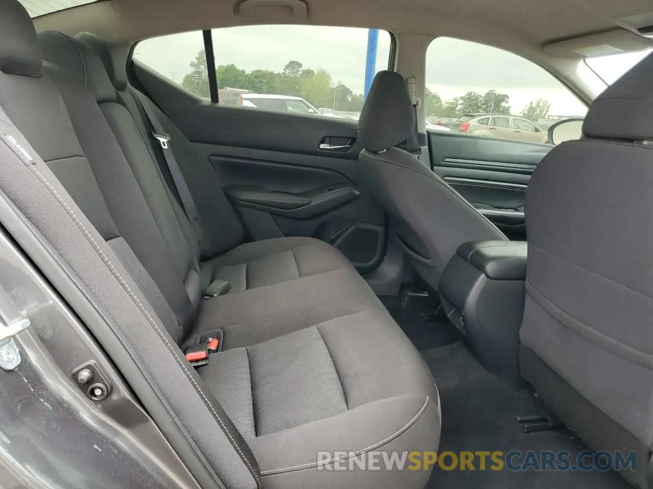 10 Photograph of a damaged car 1N4BL4BV8KN323921 NISSAN ALTIMA 2019