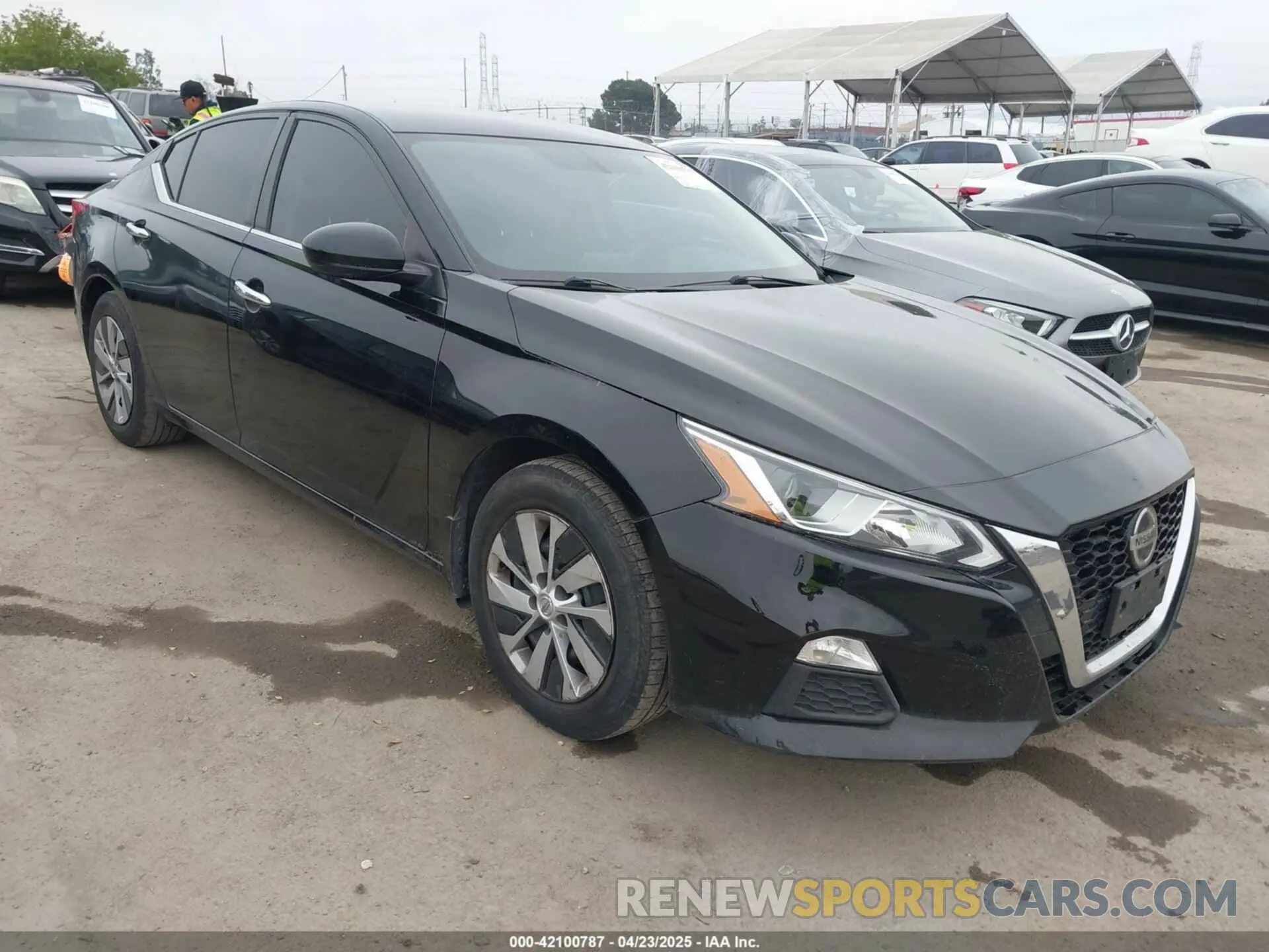 1 Photograph of a damaged car 1N4BL4BV8KN325720 NISSAN ALTIMA 2019