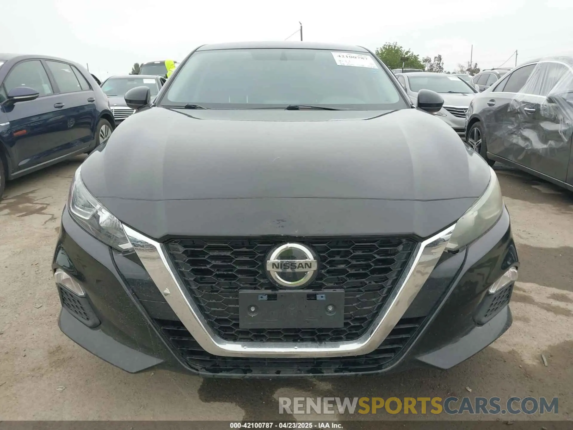 12 Photograph of a damaged car 1N4BL4BV8KN325720 NISSAN ALTIMA 2019