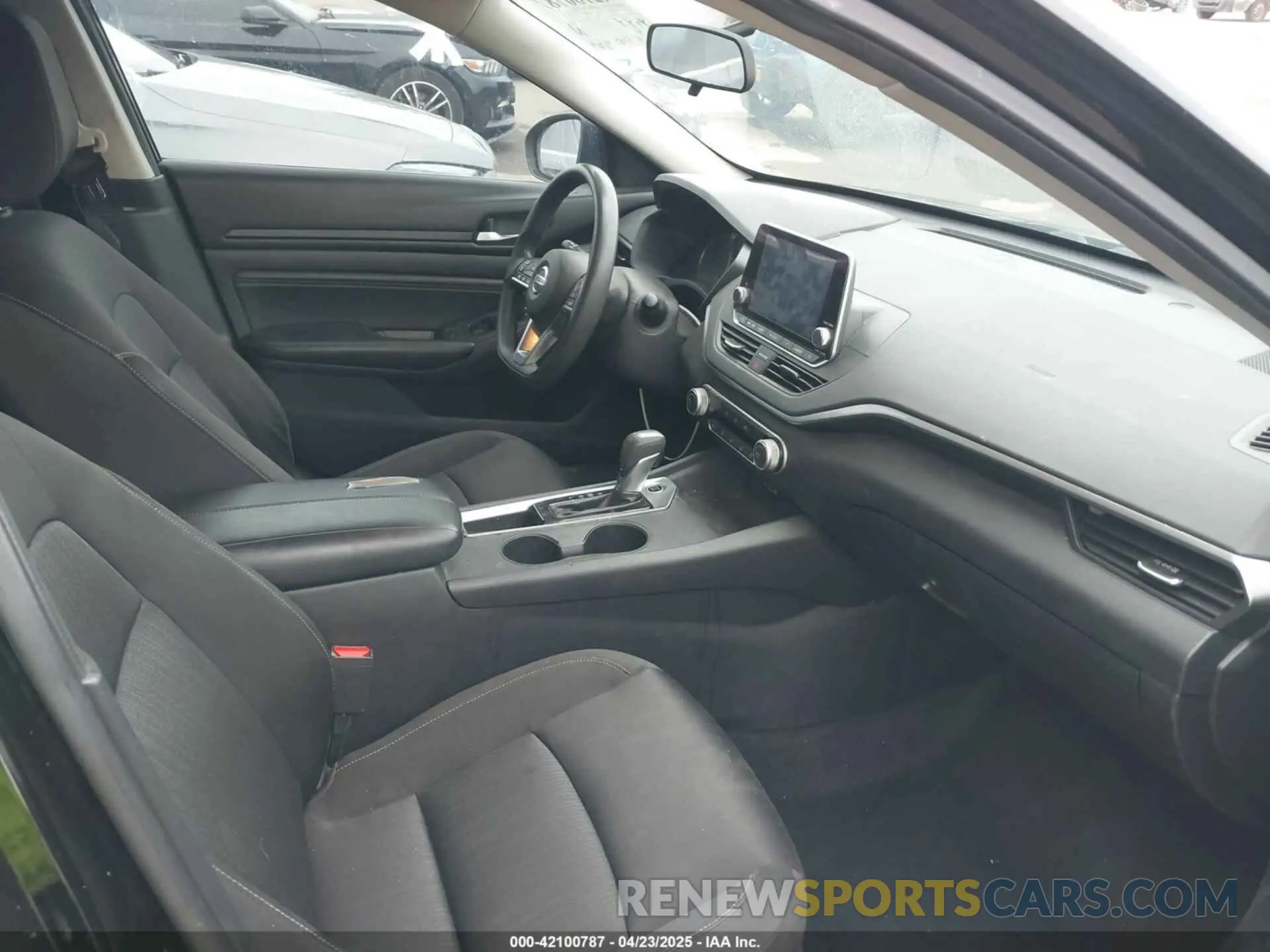 5 Photograph of a damaged car 1N4BL4BV8KN325720 NISSAN ALTIMA 2019