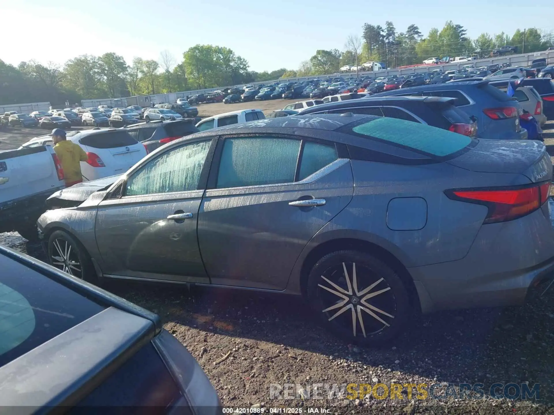 15 Photograph of a damaged car 1N4BL4BV8KN328312 NISSAN ALTIMA 2019