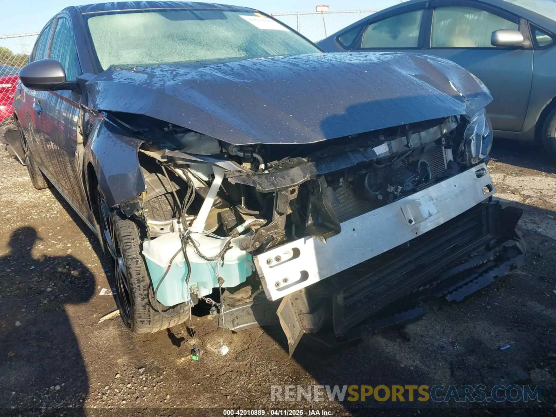 18 Photograph of a damaged car 1N4BL4BV8KN328312 NISSAN ALTIMA 2019
