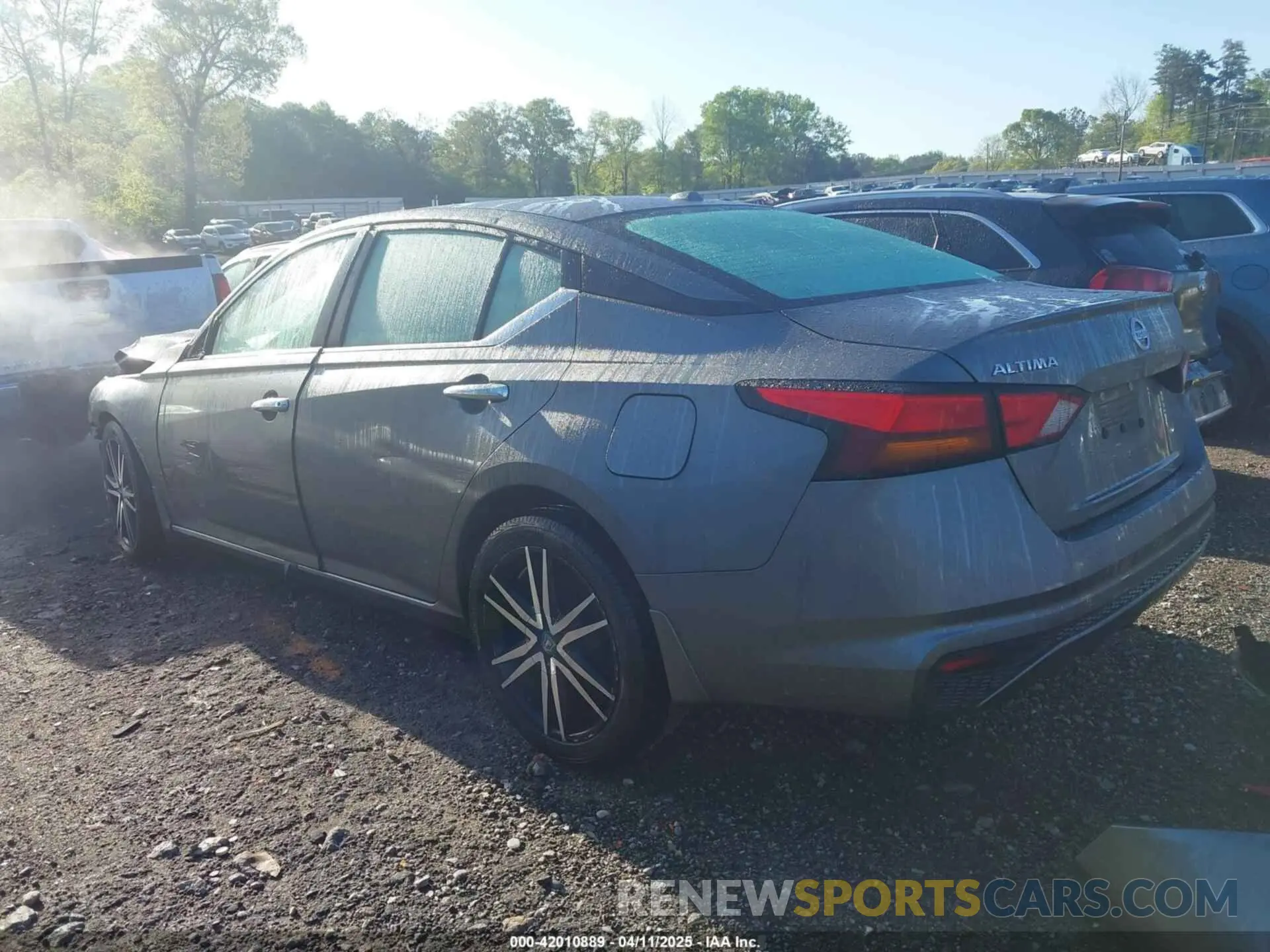 3 Photograph of a damaged car 1N4BL4BV8KN328312 NISSAN ALTIMA 2019