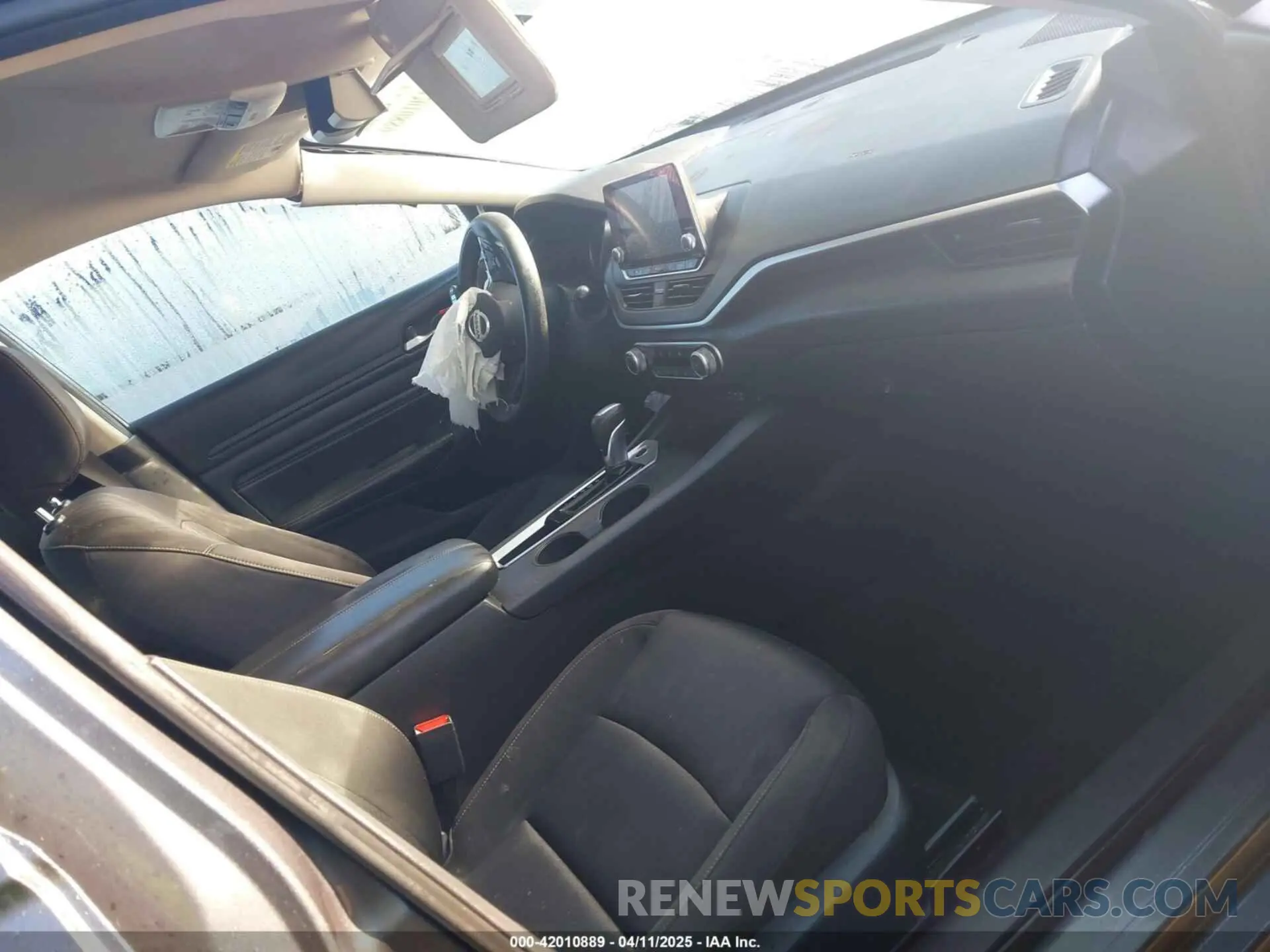 5 Photograph of a damaged car 1N4BL4BV8KN328312 NISSAN ALTIMA 2019