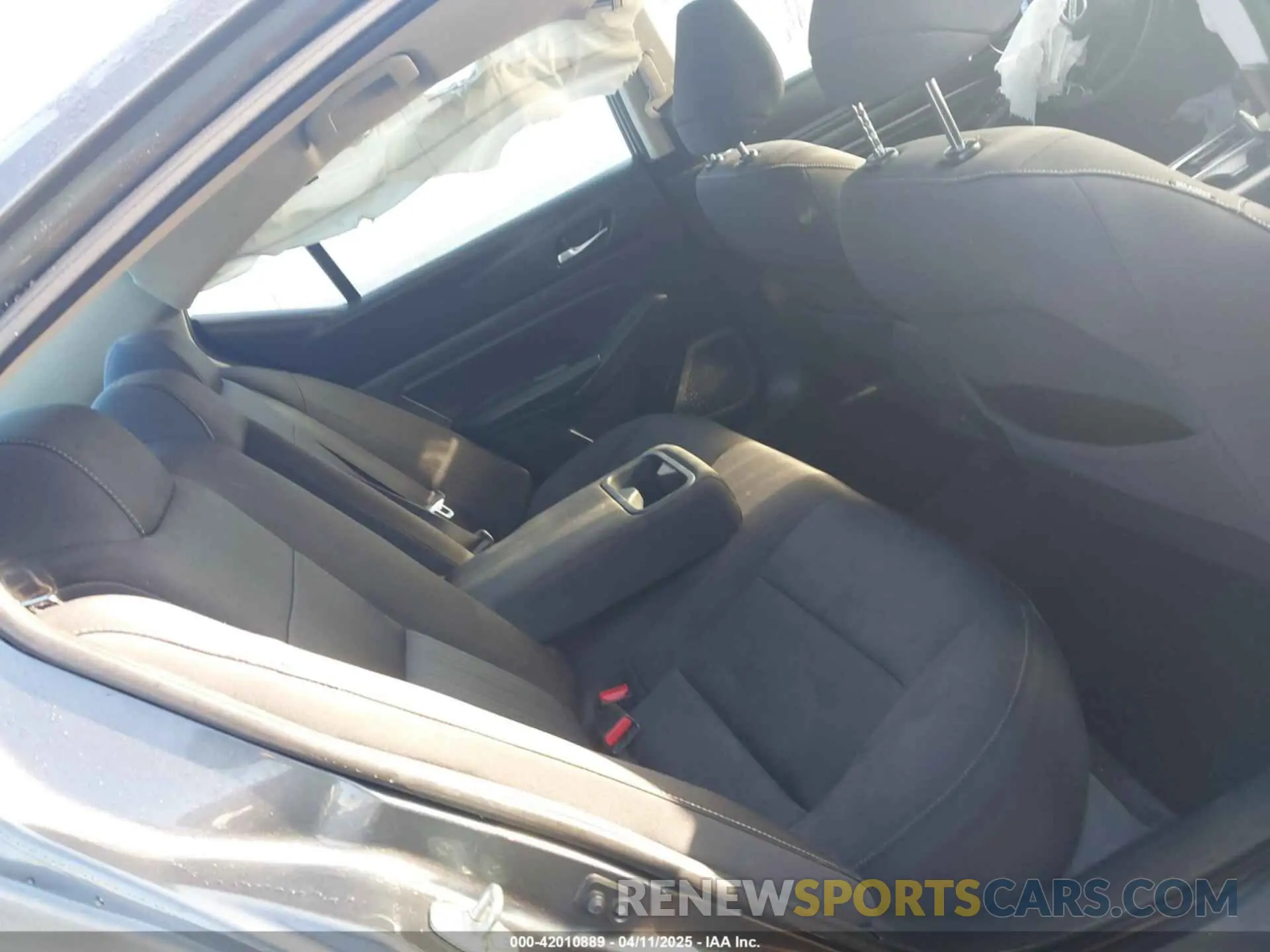 8 Photograph of a damaged car 1N4BL4BV8KN328312 NISSAN ALTIMA 2019