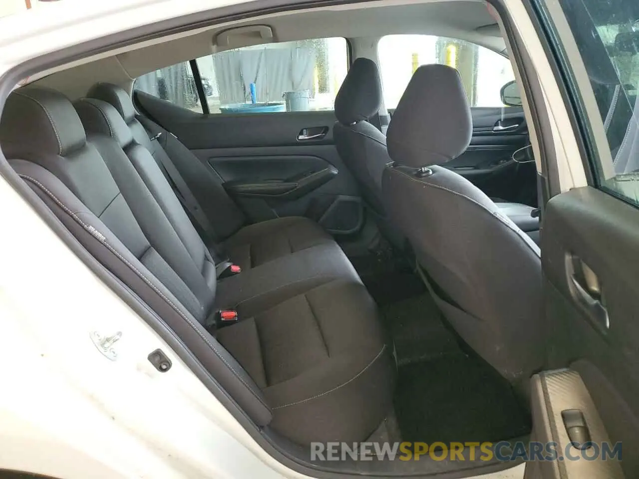 10 Photograph of a damaged car 1N4BL4BV9KC102310 NISSAN ALTIMA 2019
