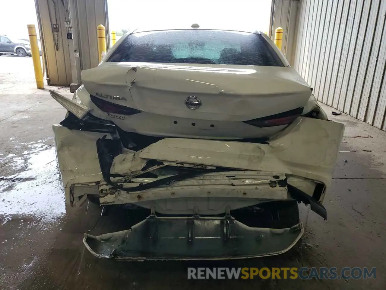 6 Photograph of a damaged car 1N4BL4BV9KC102310 NISSAN ALTIMA 2019