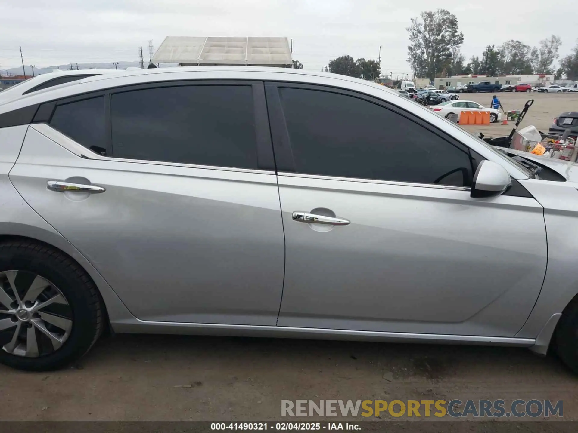13 Photograph of a damaged car 1N4BL4BV9KC105336 NISSAN ALTIMA 2019