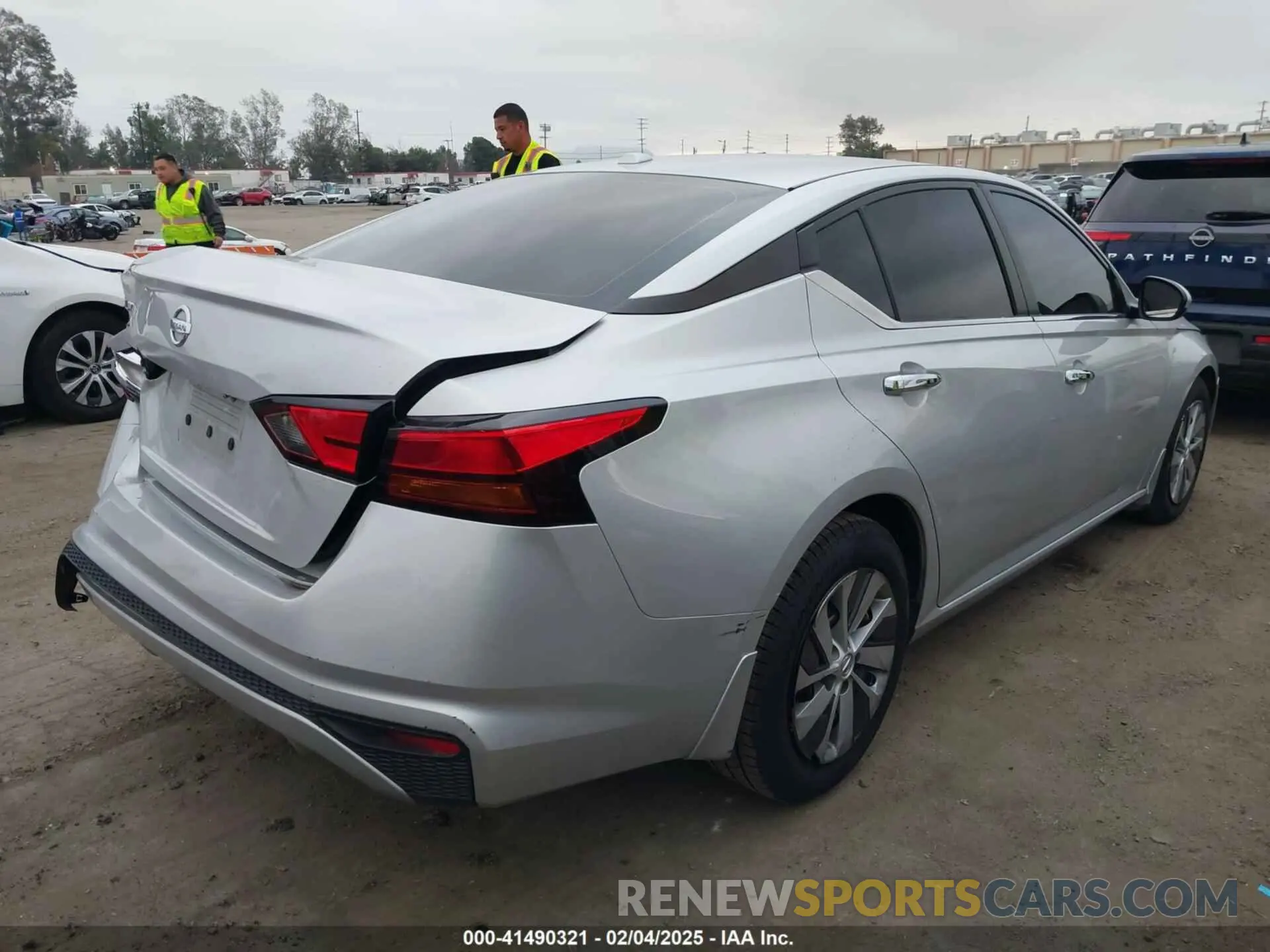 4 Photograph of a damaged car 1N4BL4BV9KC105336 NISSAN ALTIMA 2019