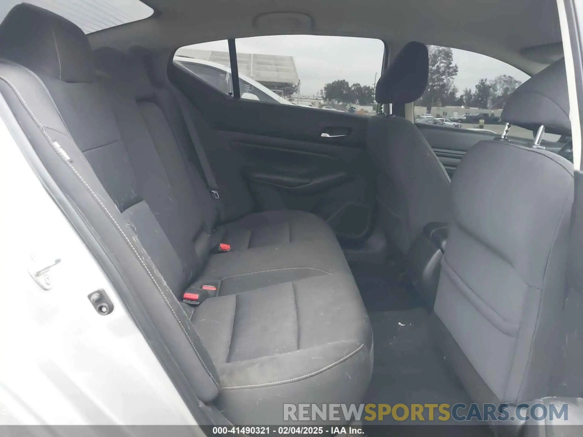 8 Photograph of a damaged car 1N4BL4BV9KC105336 NISSAN ALTIMA 2019
