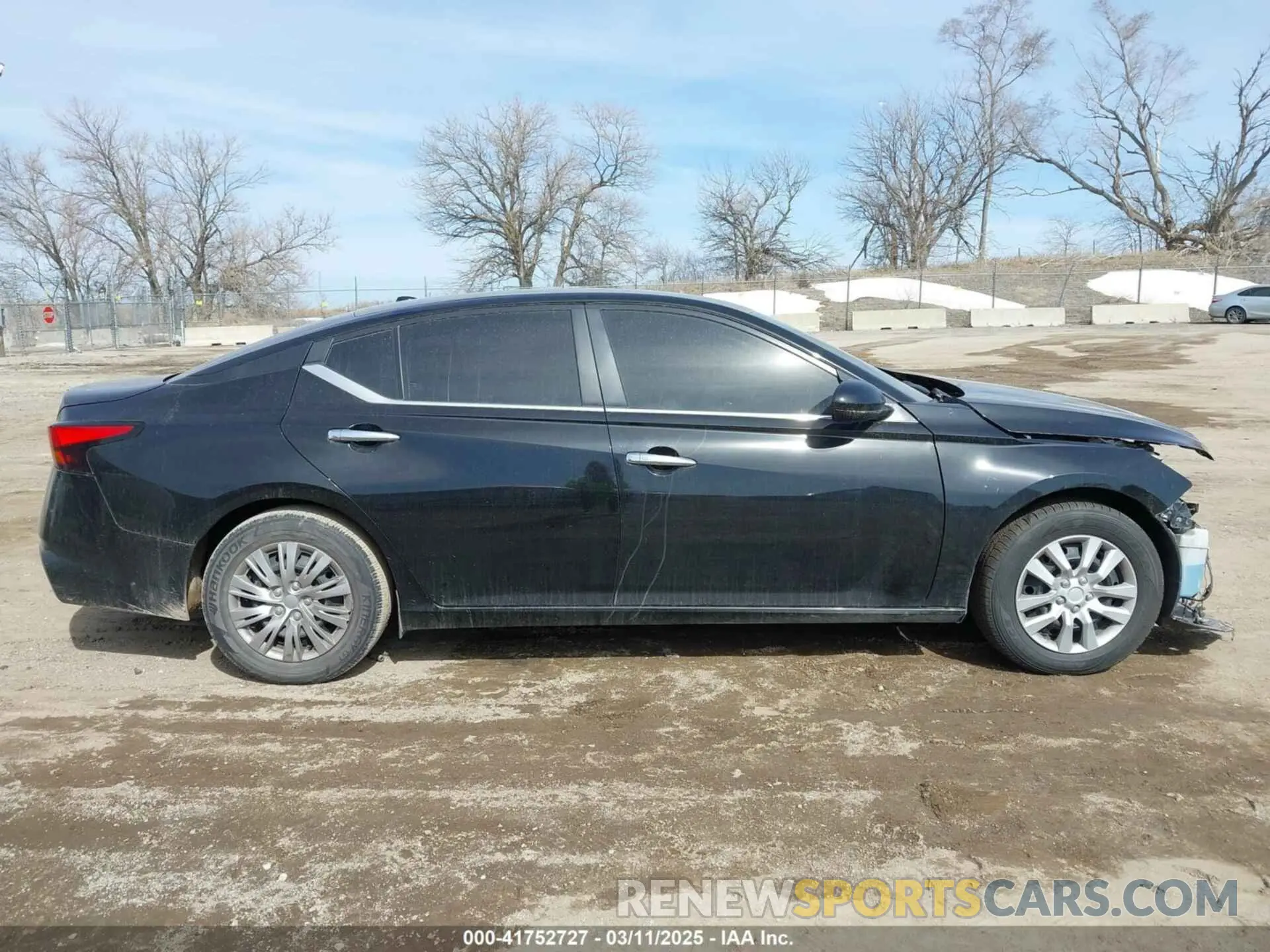 14 Photograph of a damaged car 1N4BL4BV9KC115350 NISSAN ALTIMA 2019