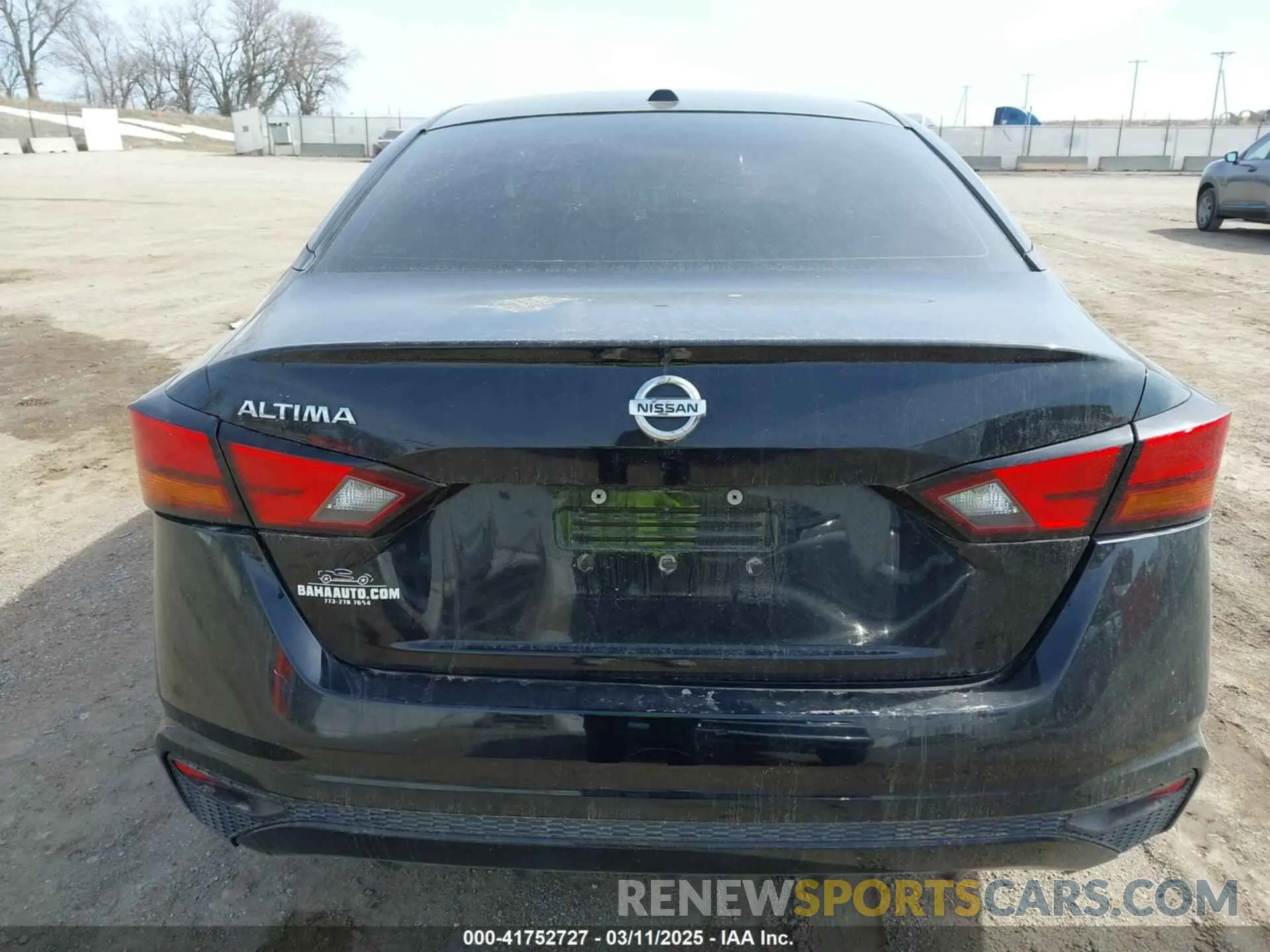 17 Photograph of a damaged car 1N4BL4BV9KC115350 NISSAN ALTIMA 2019