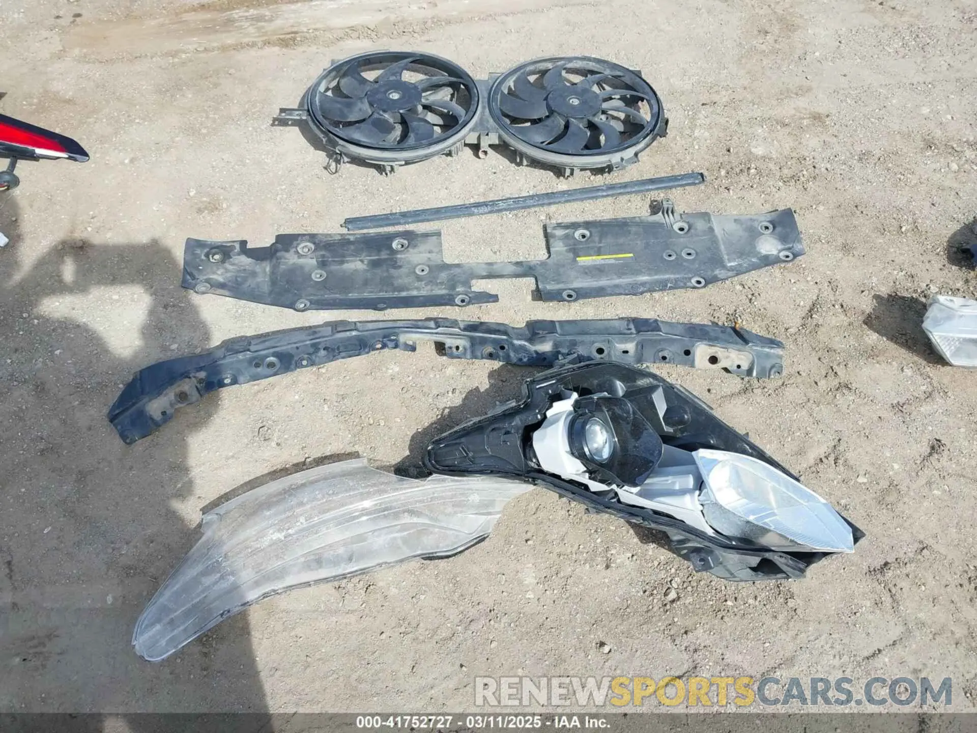18 Photograph of a damaged car 1N4BL4BV9KC115350 NISSAN ALTIMA 2019