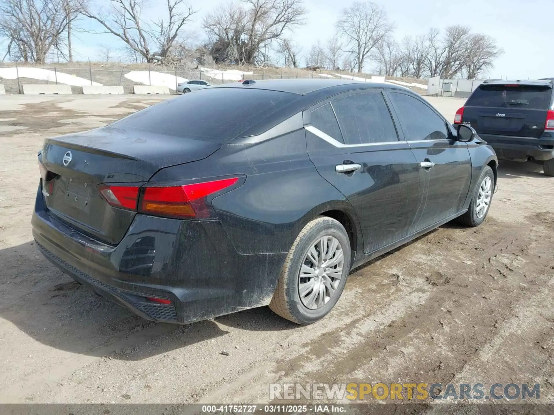 4 Photograph of a damaged car 1N4BL4BV9KC115350 NISSAN ALTIMA 2019