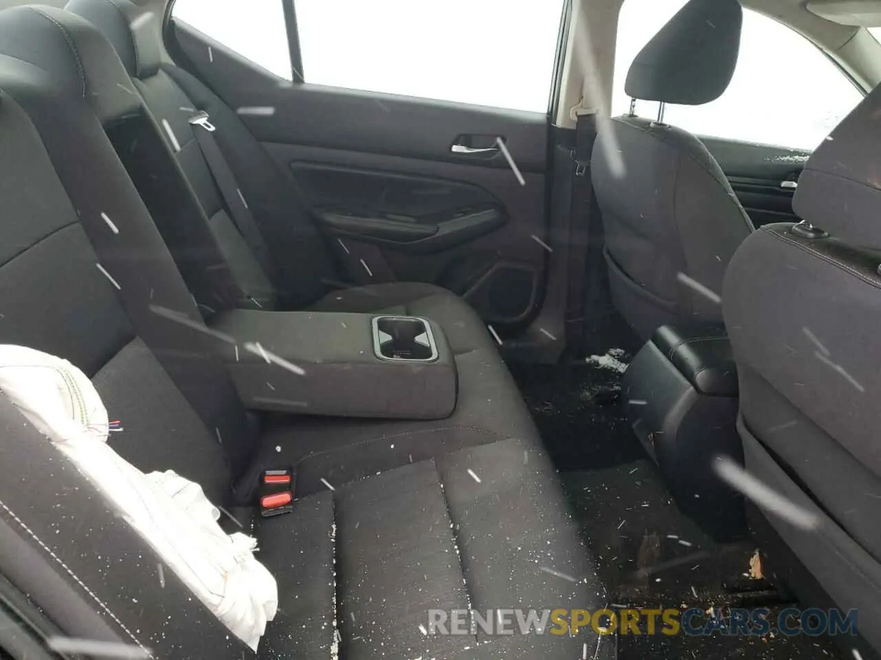 10 Photograph of a damaged car 1N4BL4BV9KC133072 NISSAN ALTIMA 2019