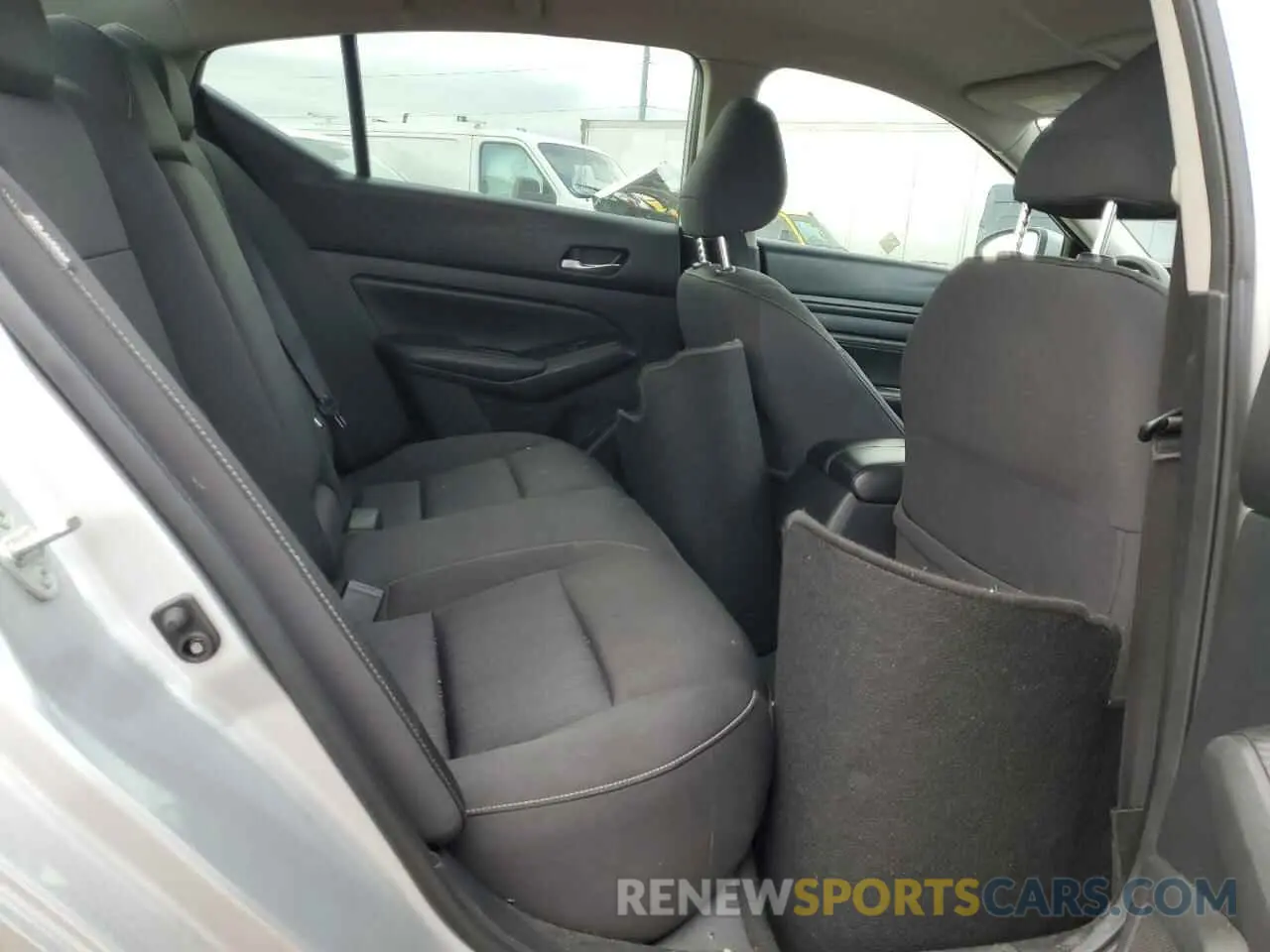 10 Photograph of a damaged car 1N4BL4BV9KC177279 NISSAN ALTIMA 2019
