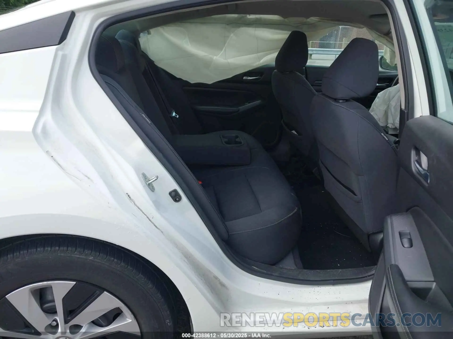 8 Photograph of a damaged car 1N4BL4BV9KC190159 NISSAN ALTIMA 2019