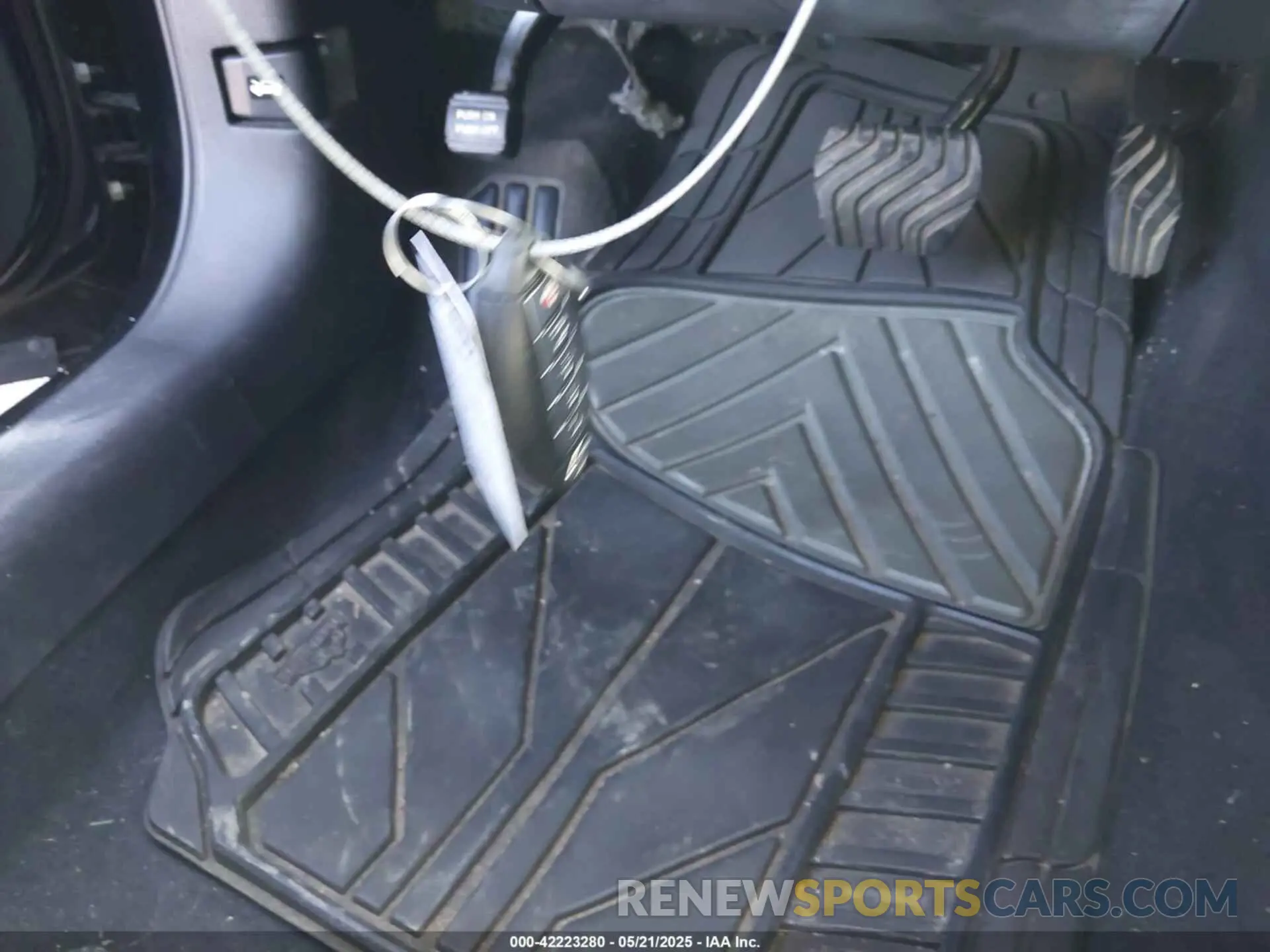 11 Photograph of a damaged car 1N4BL4BV9KC210782 NISSAN ALTIMA 2019