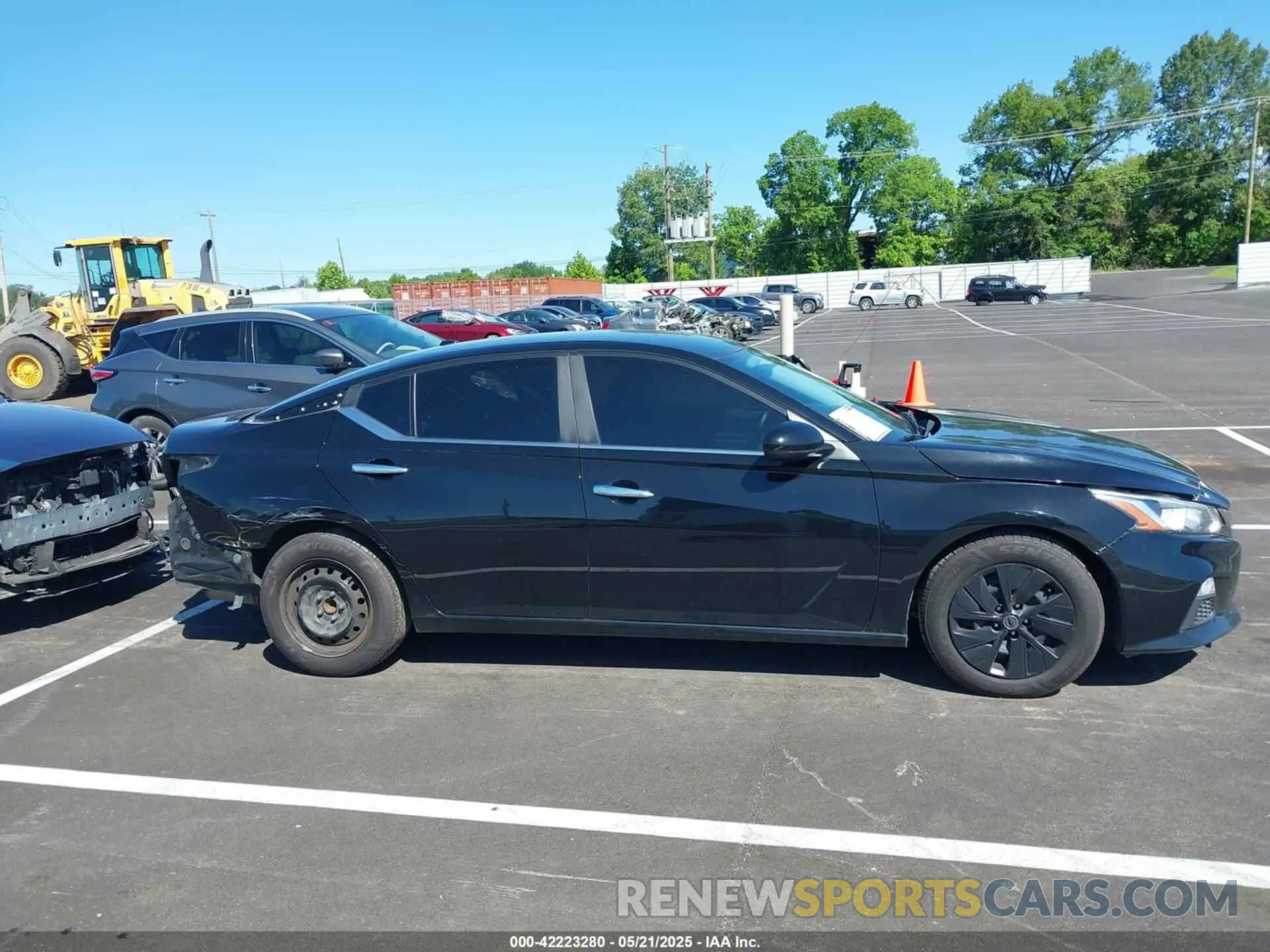 13 Photograph of a damaged car 1N4BL4BV9KC210782 NISSAN ALTIMA 2019