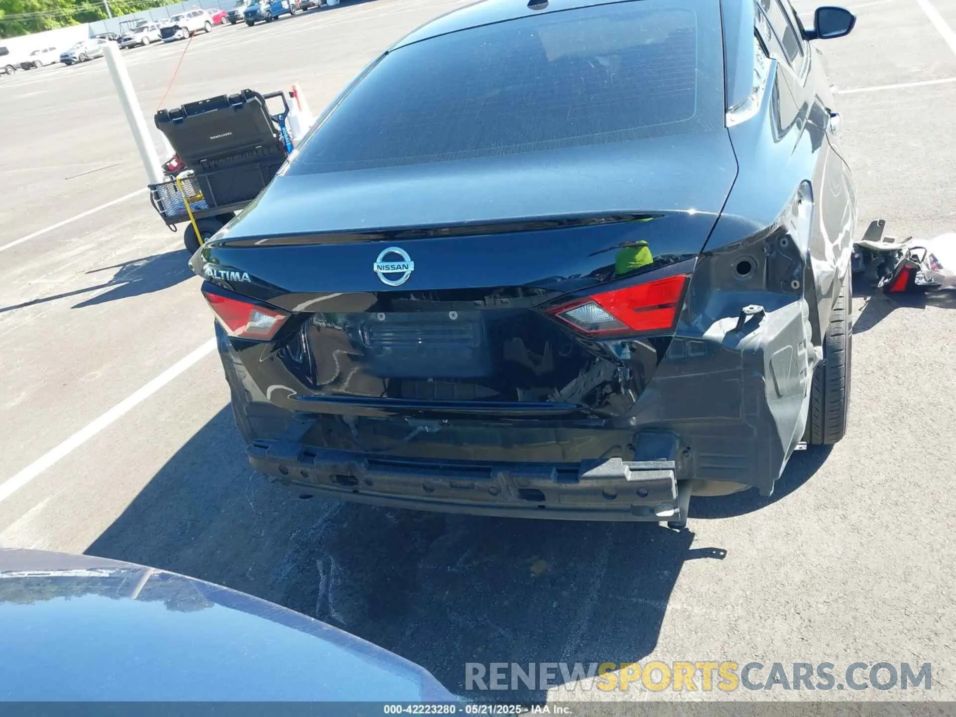 16 Photograph of a damaged car 1N4BL4BV9KC210782 NISSAN ALTIMA 2019