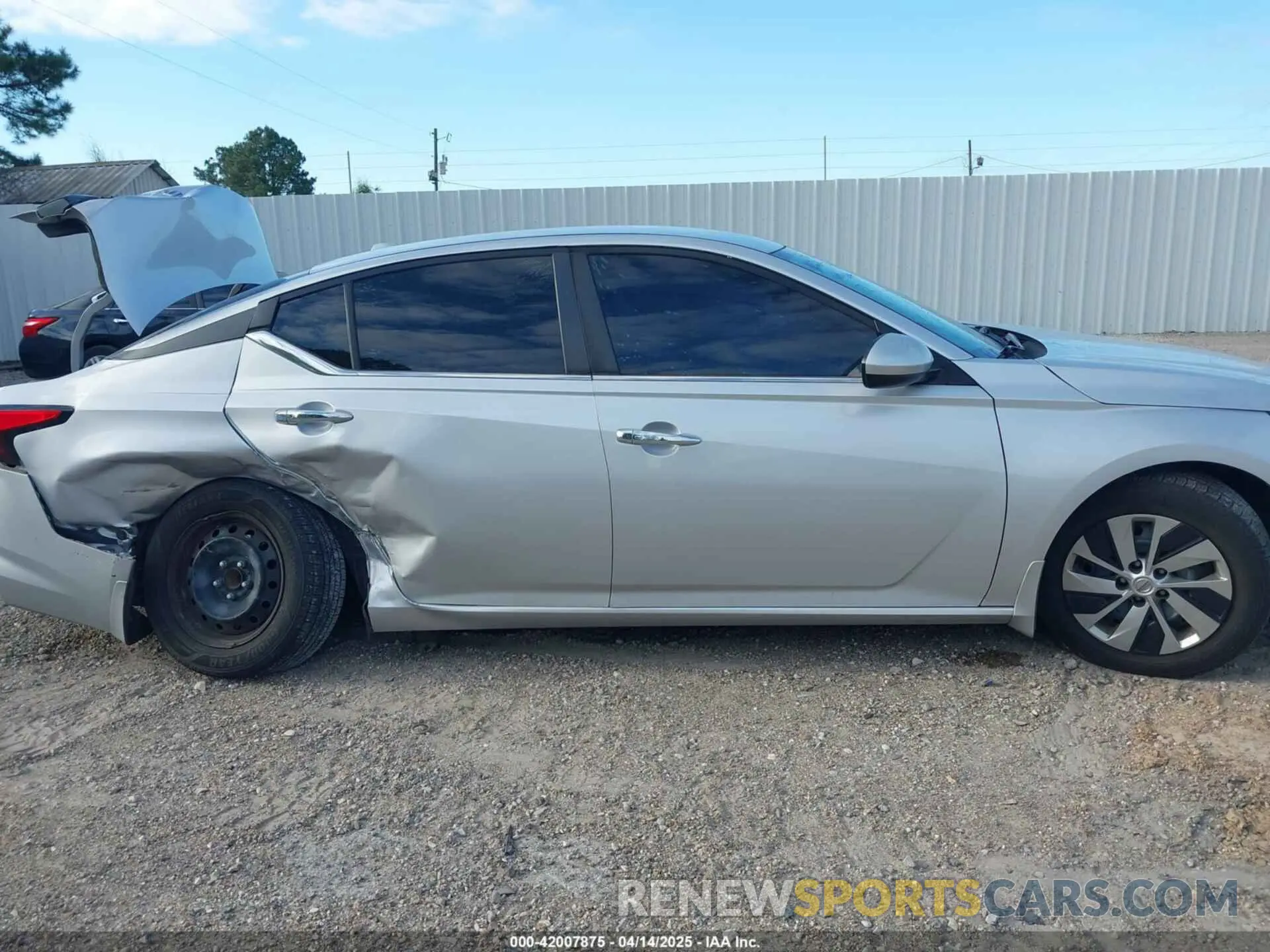 13 Photograph of a damaged car 1N4BL4BV9KC216789 NISSAN ALTIMA 2019