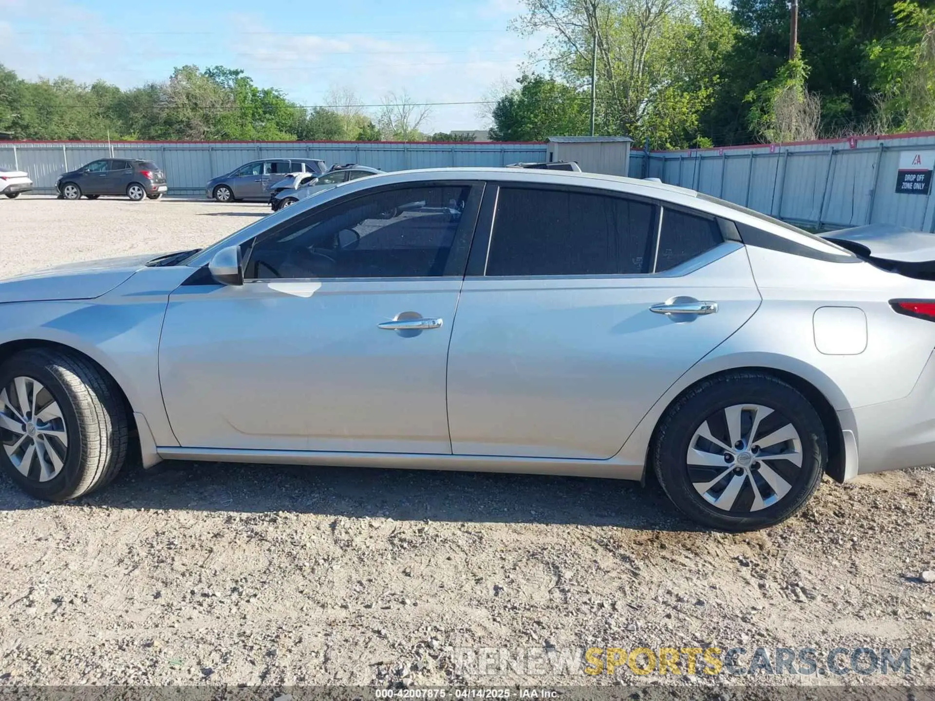 14 Photograph of a damaged car 1N4BL4BV9KC216789 NISSAN ALTIMA 2019