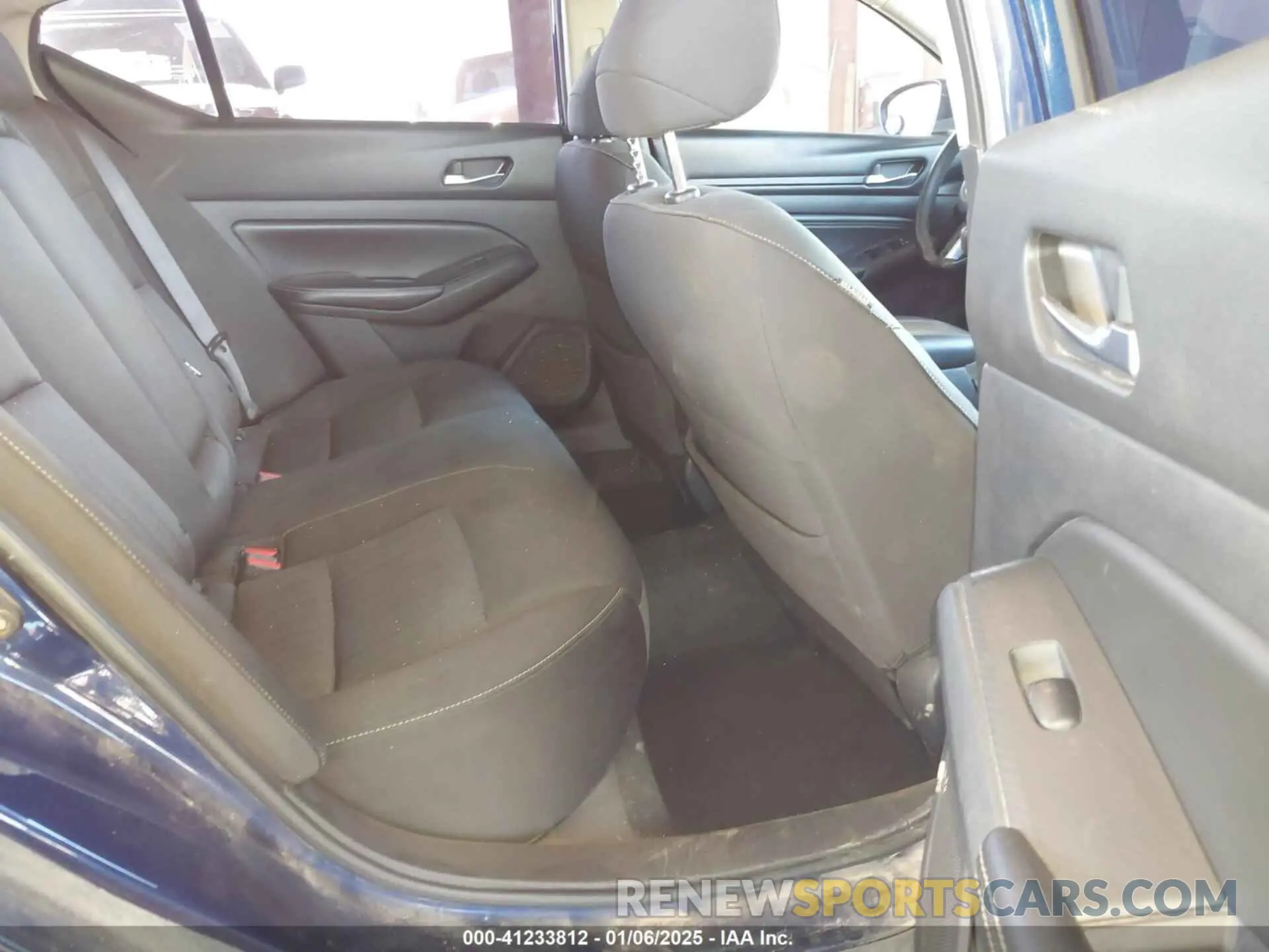 8 Photograph of a damaged car 1N4BL4BV9KC222639 NISSAN ALTIMA 2019