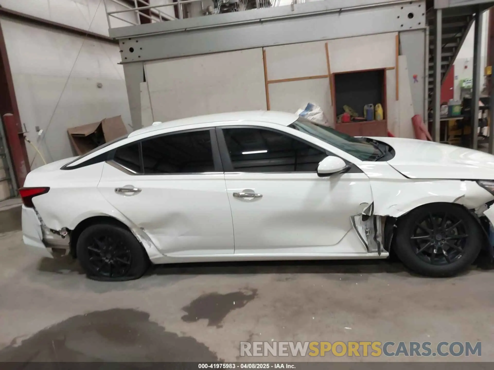 13 Photograph of a damaged car 1N4BL4BV9KC239599 NISSAN ALTIMA 2019