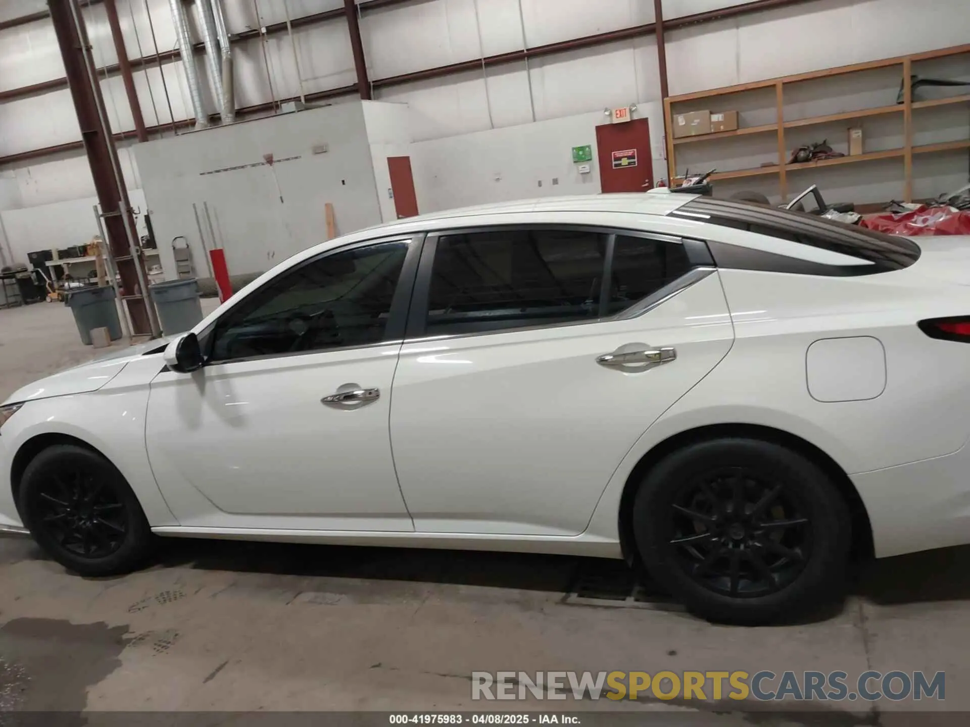 14 Photograph of a damaged car 1N4BL4BV9KC239599 NISSAN ALTIMA 2019