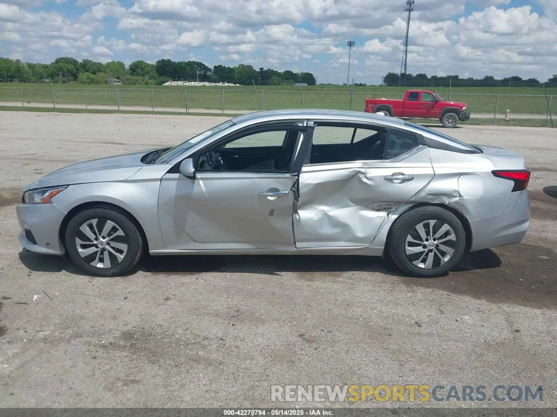 13 Photograph of a damaged car 1N4BL4BV9KC244995 NISSAN ALTIMA 2019