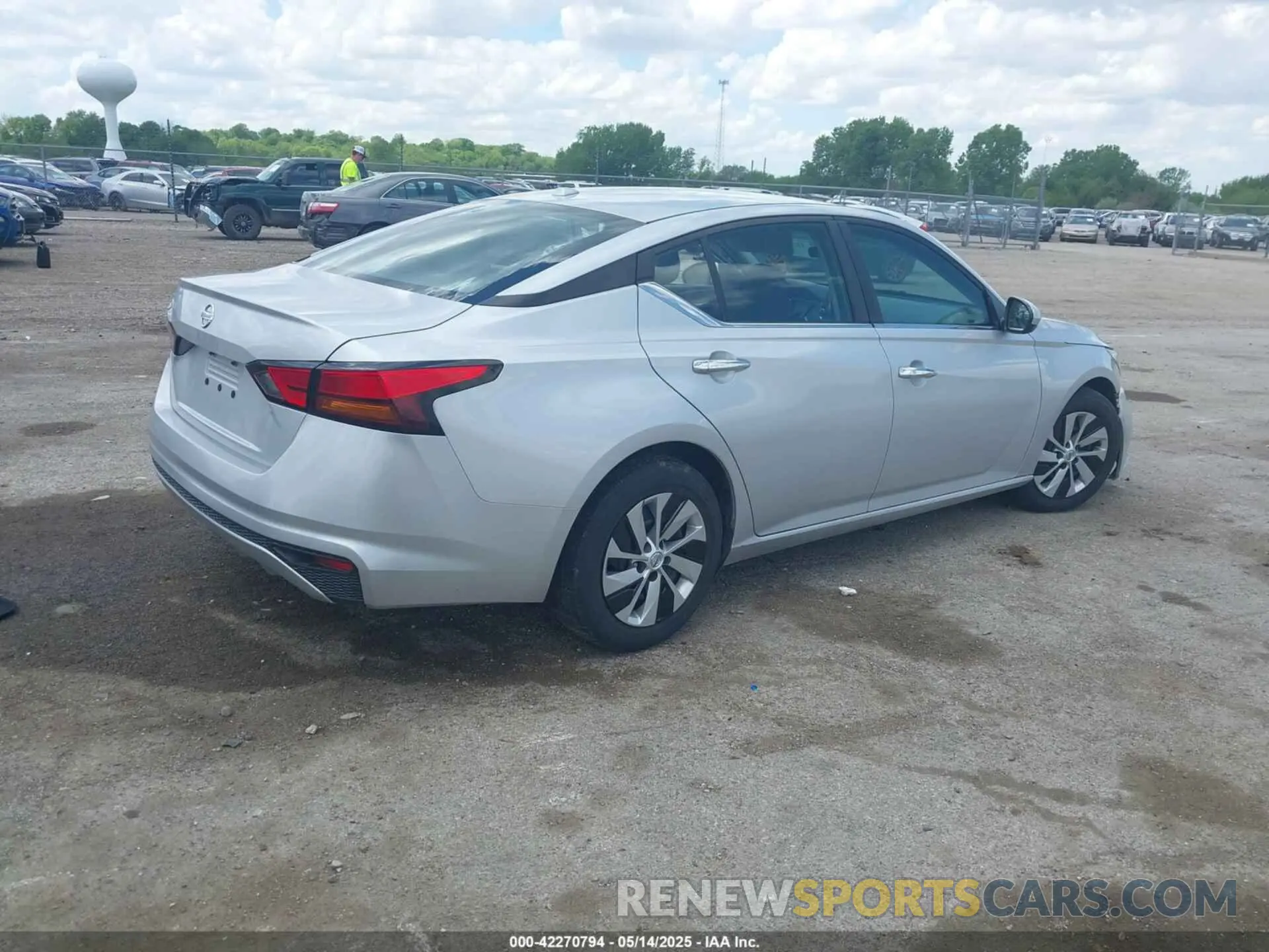 4 Photograph of a damaged car 1N4BL4BV9KC244995 NISSAN ALTIMA 2019